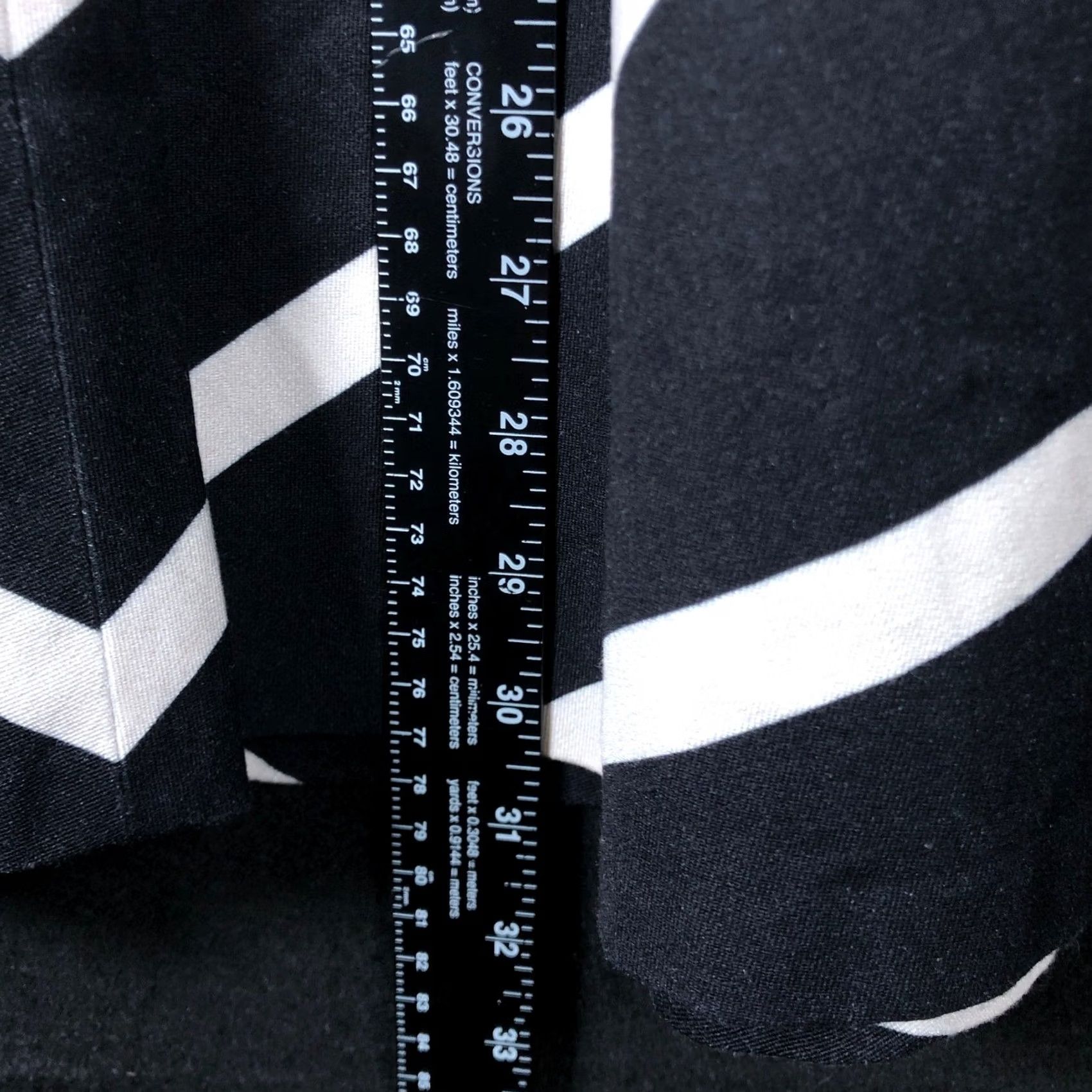 Banana Republic Banana Republic Skirt Black White Pull On Back Zip Stretch 10 Midi Women Regular Size 32" / US 10 / IT 46 - 7 Thumbnail