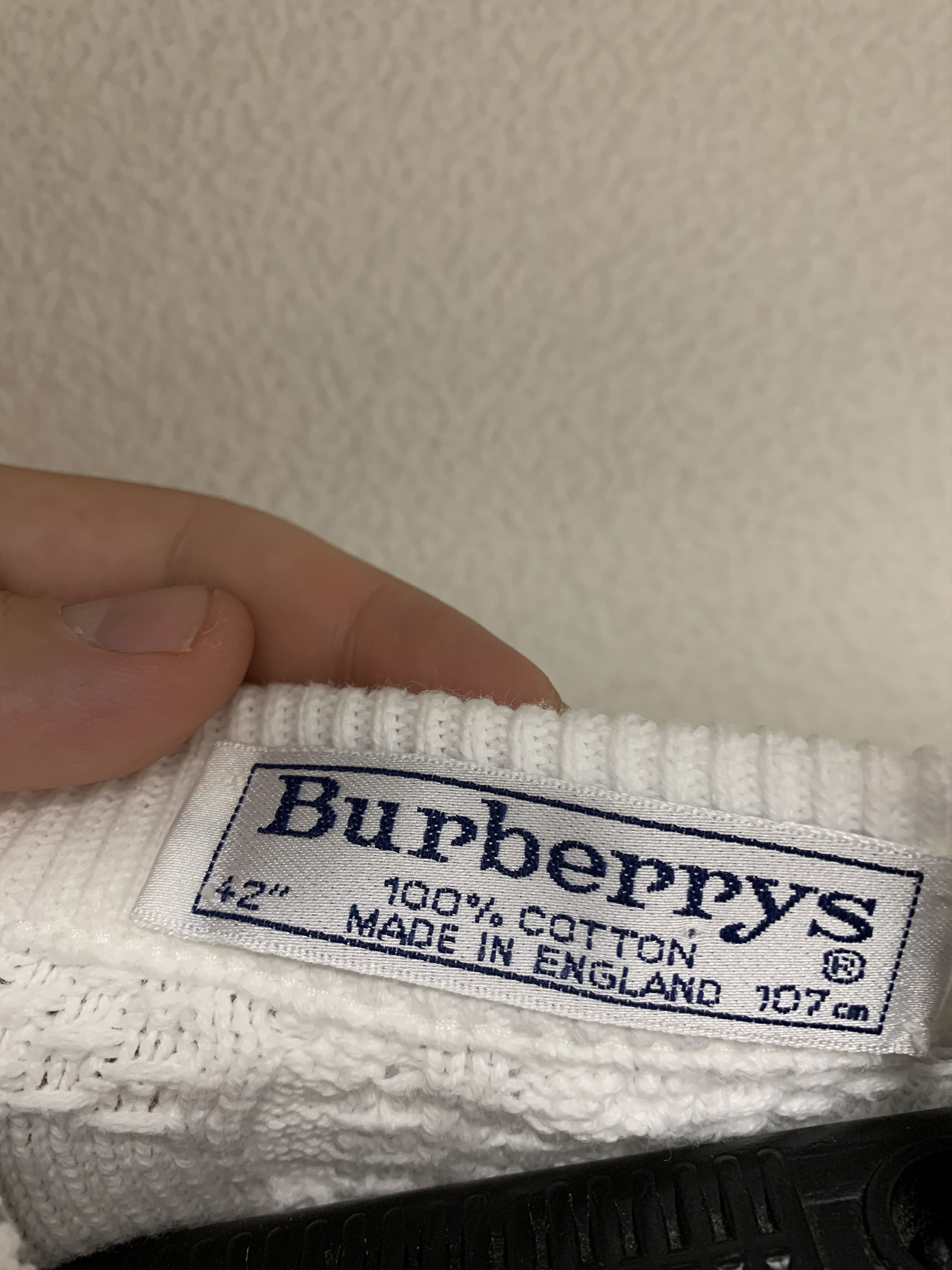 Burberry Burberry Burberry’s vintage white sweater big logo L-Xl Size US L / EU 52-54 / 3 - 6 Thumbnail