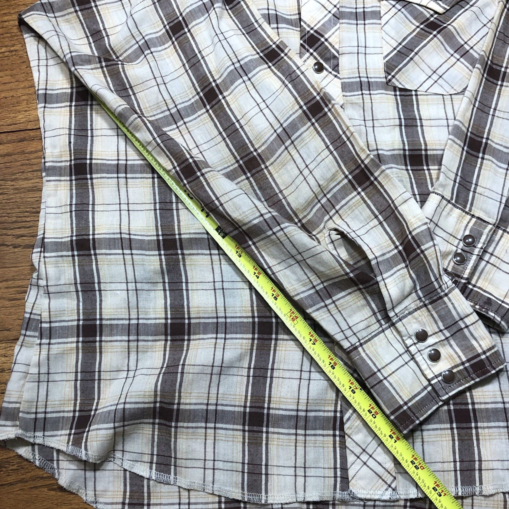 Wrangler VINTAGE Wrangler Shirt Mens L Brown Tan Plaid Pearl Snap Long Sleeve CowBoy Western Retro 80s 70s 60s Pockets Logo Cotton Blend Size US L / EU 52-54 / 3 - 7 Thumbnail