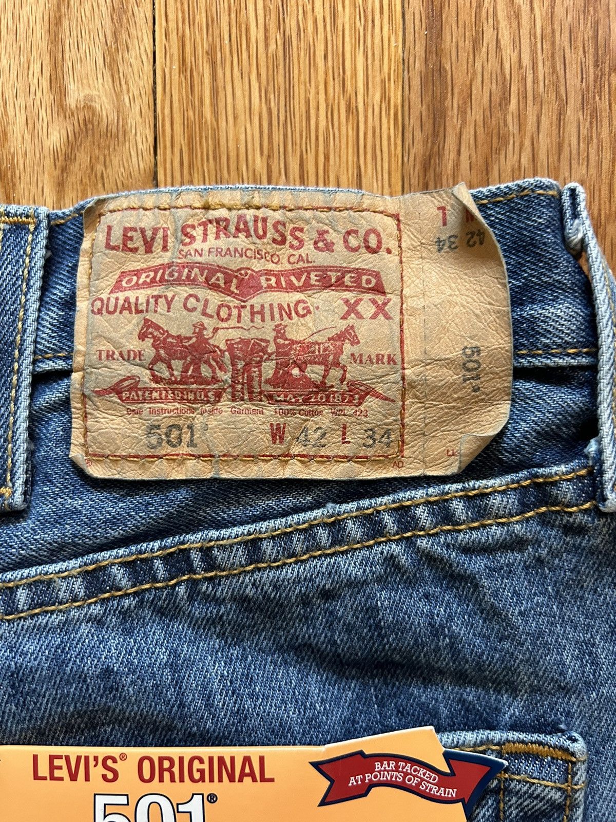 Levi's VINTAGE Levi’s 501 DEADSTOCK Size US 42 / EU 58 - 5 Thumbnail
