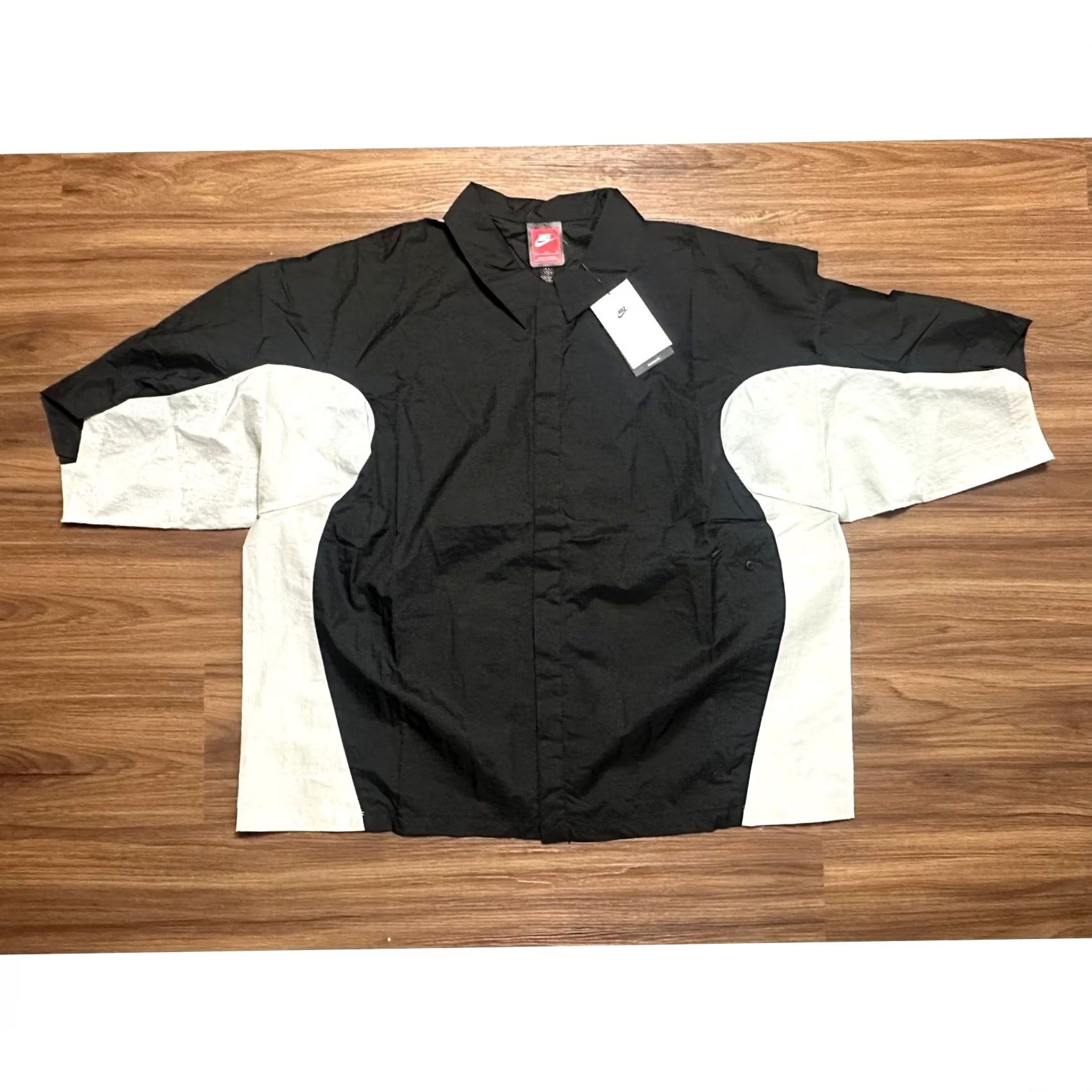 Nike Nike Tech Jacket Shirt Mens Oversized Black White Nylon Woven L DV9902 010 Size US L / EU 52-54 / 3 - 3 Thumbnail