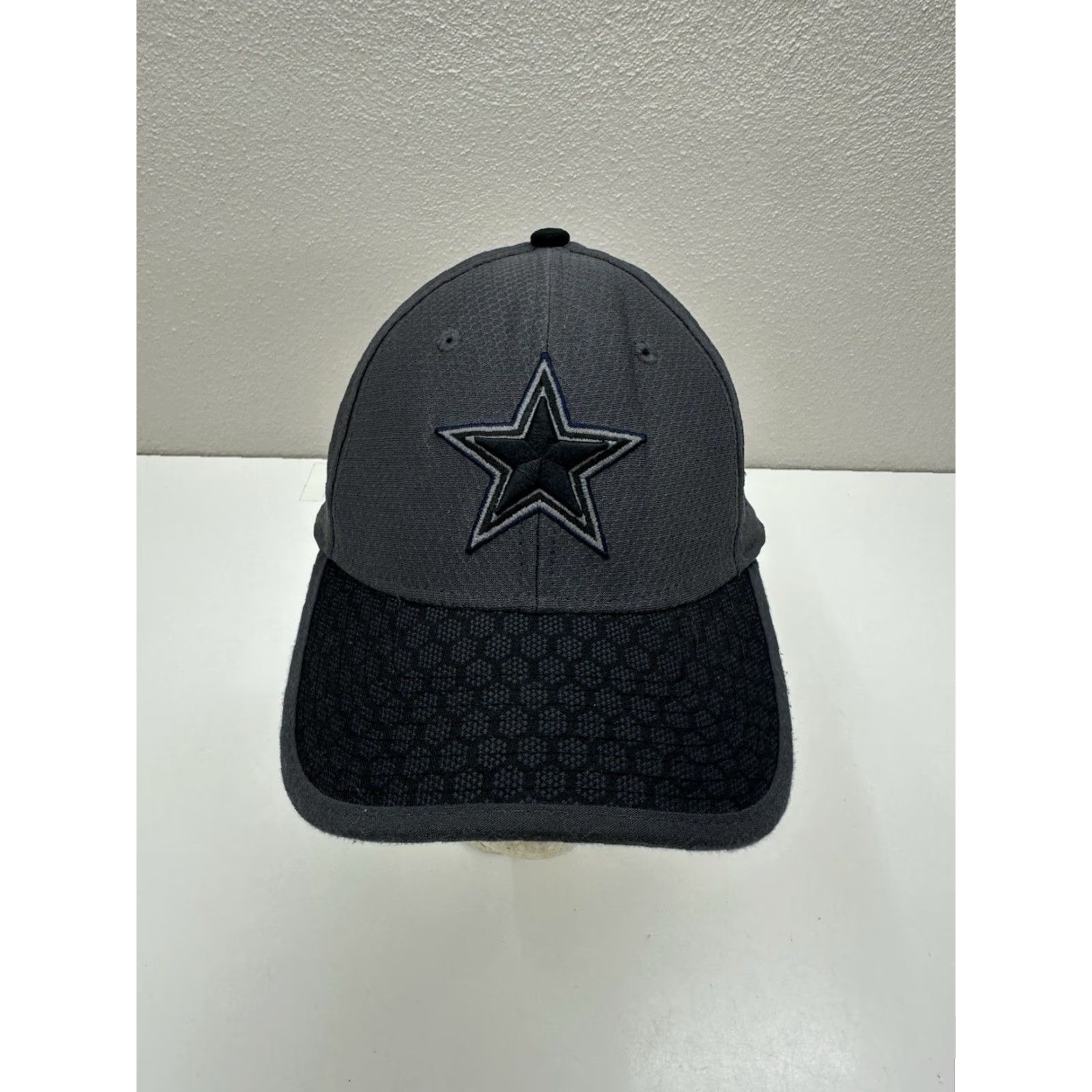 New Era New Era 39Thirty Fitted Hat Gray NFL Dallas Cowboys Cap Adult One Size Color Gray Brand New Era Style Baseball Cap Mens Men Size ONE SIZE - 2 Thumbnail