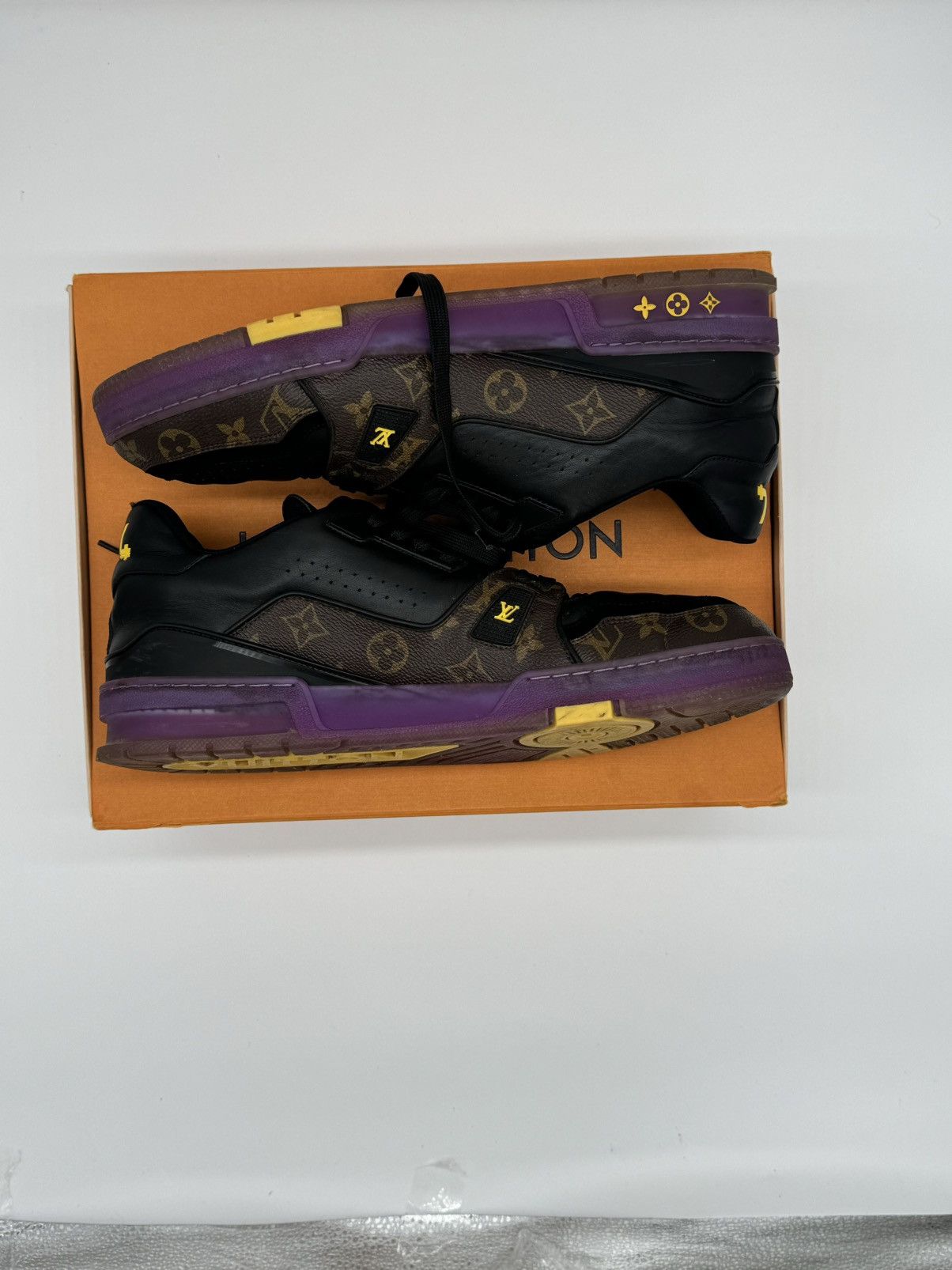 Louis Vuitton LOUIS VUITTON TRAINER MONOGRAM PURPLE Size US 11 / EU 44 - 1 Thumbnail