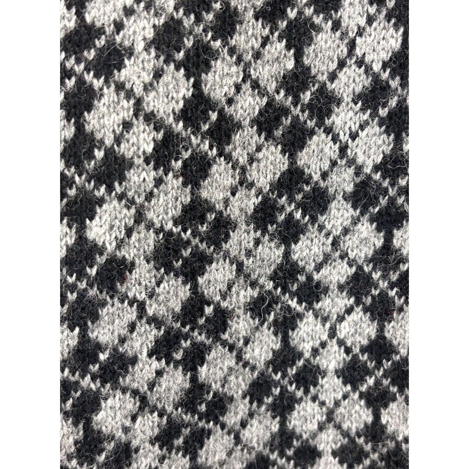 Merona VINTAGE Merona Geometric Wool Sweater Mens 2XL Pullover V-Neck Grey Black 90s Grandpa Size US XXL / EU 58 / 5 - 4 Thumbnail