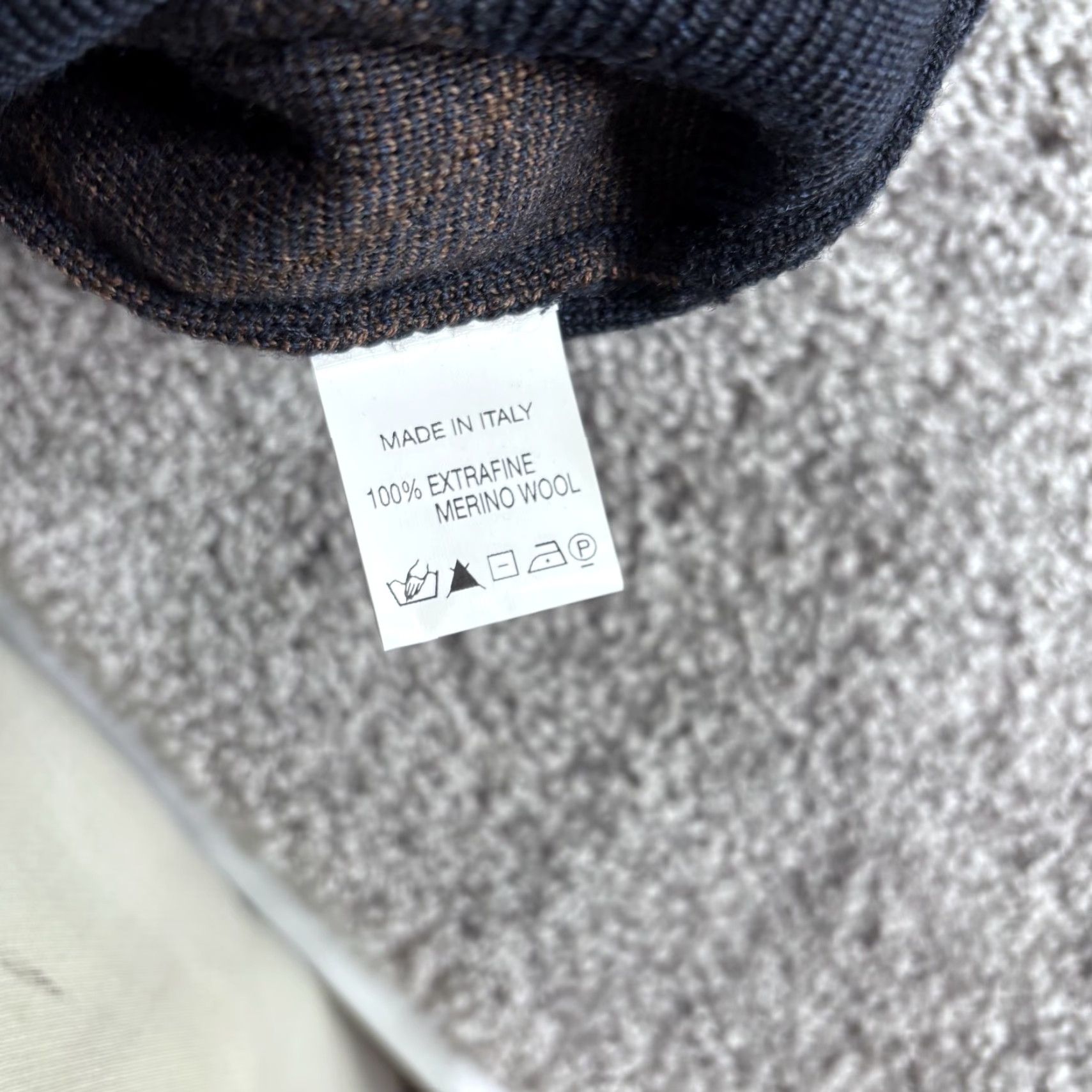 Vintage Scott Barber Sweater Men L Dark Blue Argyle 1/4 Zip Pullover Merino Wool Italy Size US L / EU 52-54 / 3 - 3 Thumbnail