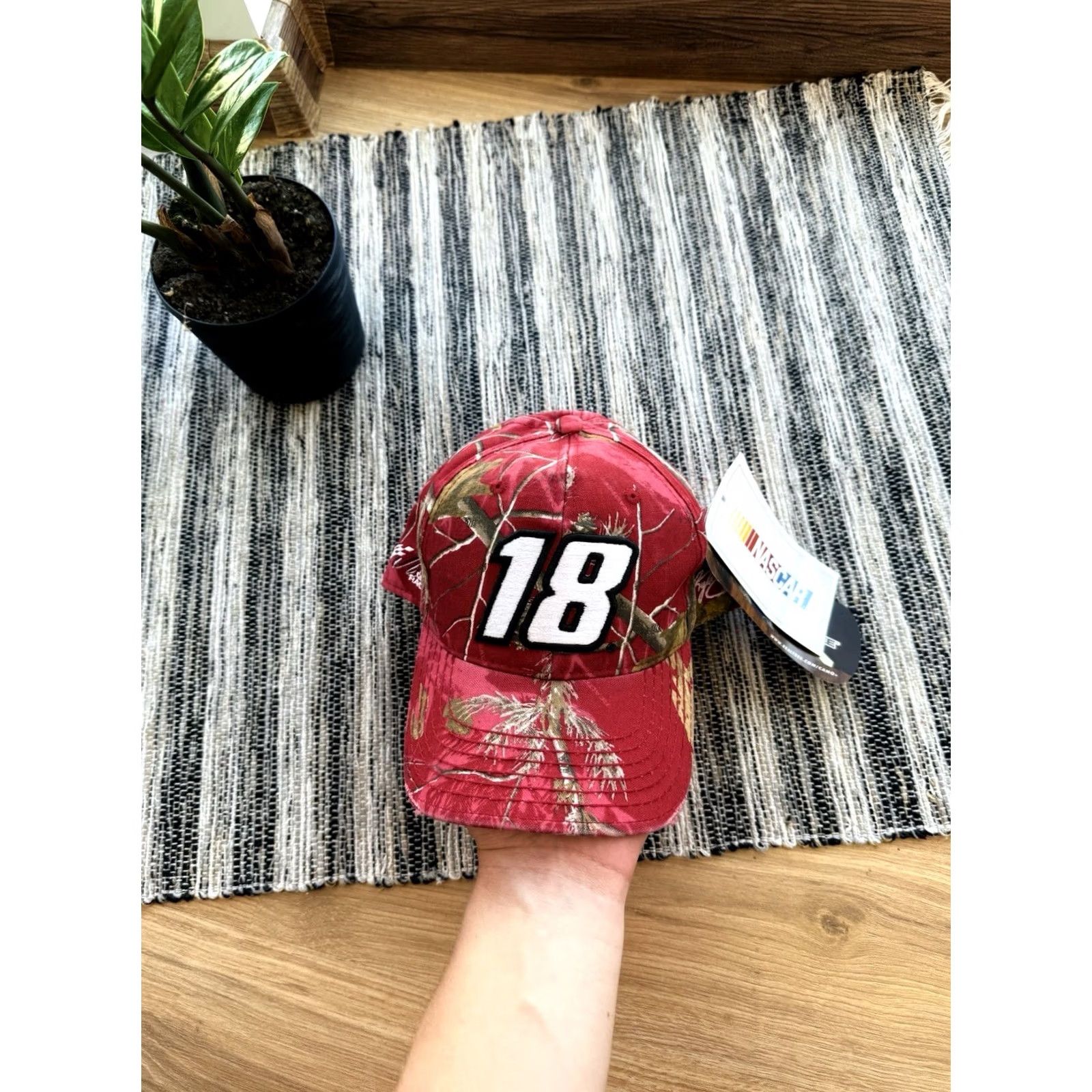 Realtree REALTREE NASCAR RACING CAP SNAPBACK HAT 18 JOE GIBBS RED One Size Mens Cap Size ONE SIZE - 2 Thumbnail
