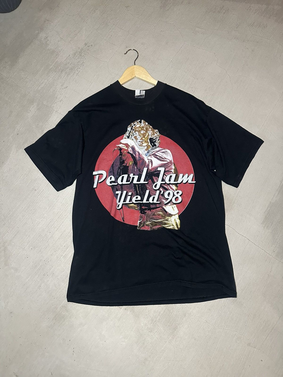 image of Vintage 1996 Pearl Jam Yield Tour Tee in Black, Men's (Size XL)