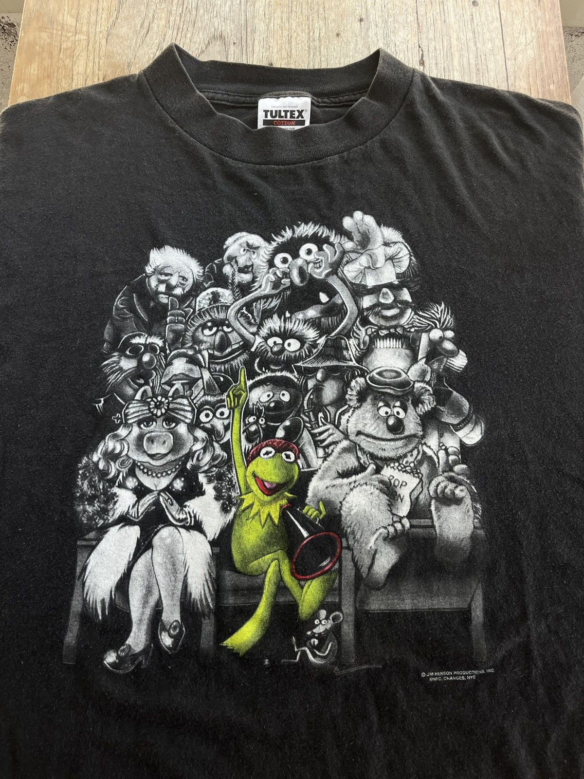 Vintage Vtg JIM HENSON Family 90’s ( Make Boxy style) Tshirt Size US XL / EU 56 / 4 - 3 Thumbnail