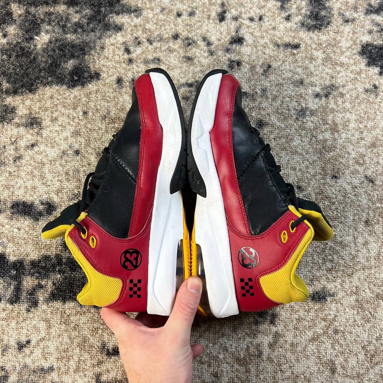Jordan Brand Jordan Max Aura 3 Se Mid-Top Sneakers Streetwear Y2K Style Size US 6 / EU 39 - 4 Thumbnail
