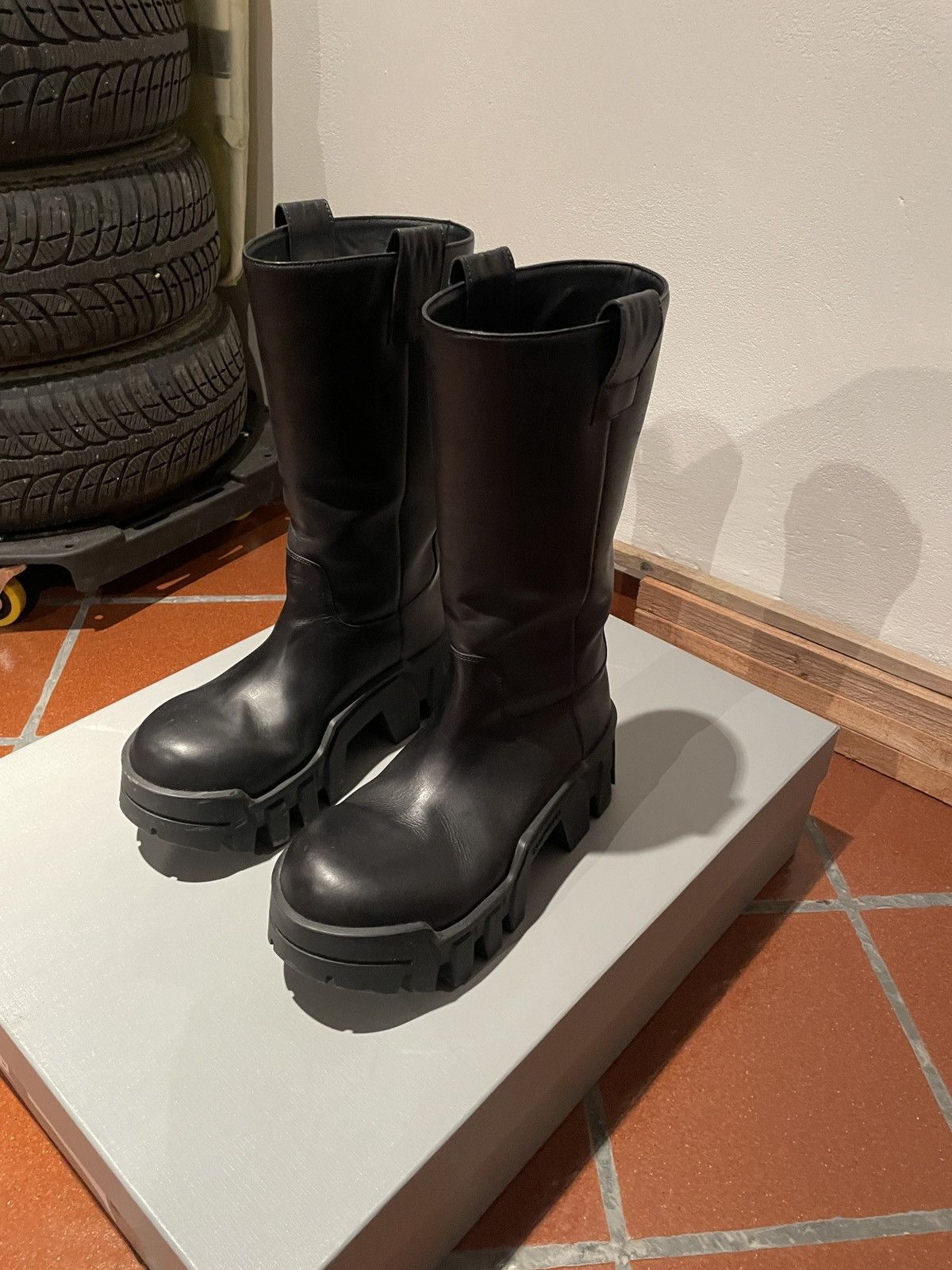 Balenciaga bulldozer low boot