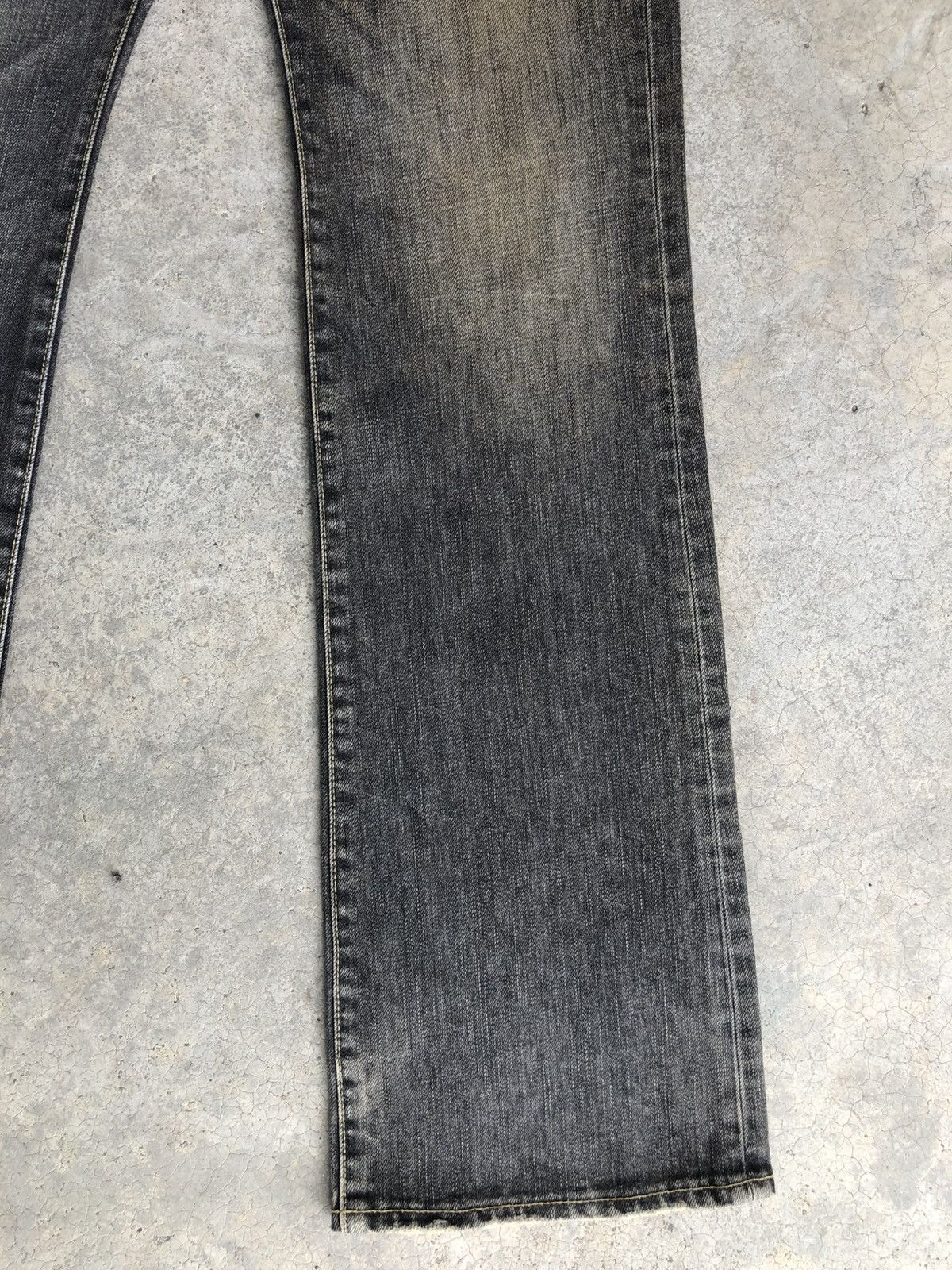 If Six Was Nine Japanese Uniqlo Flared Jeans Bootcut Distressed Denim Size US 30 / EU 46 - 7 Thumbnail