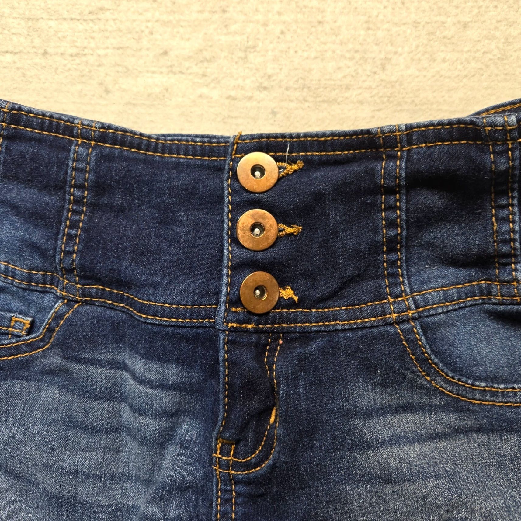 Vintage NOBO Blue Jean High Rise Button Fly Cutoff Denim Shorts Adult Women Size 5 Blues Modern Pockets Cotton Elastane Button Rise High Style Cut-Off Womens Size 27" / US 4 / IT 40 - 2 Thumbnail