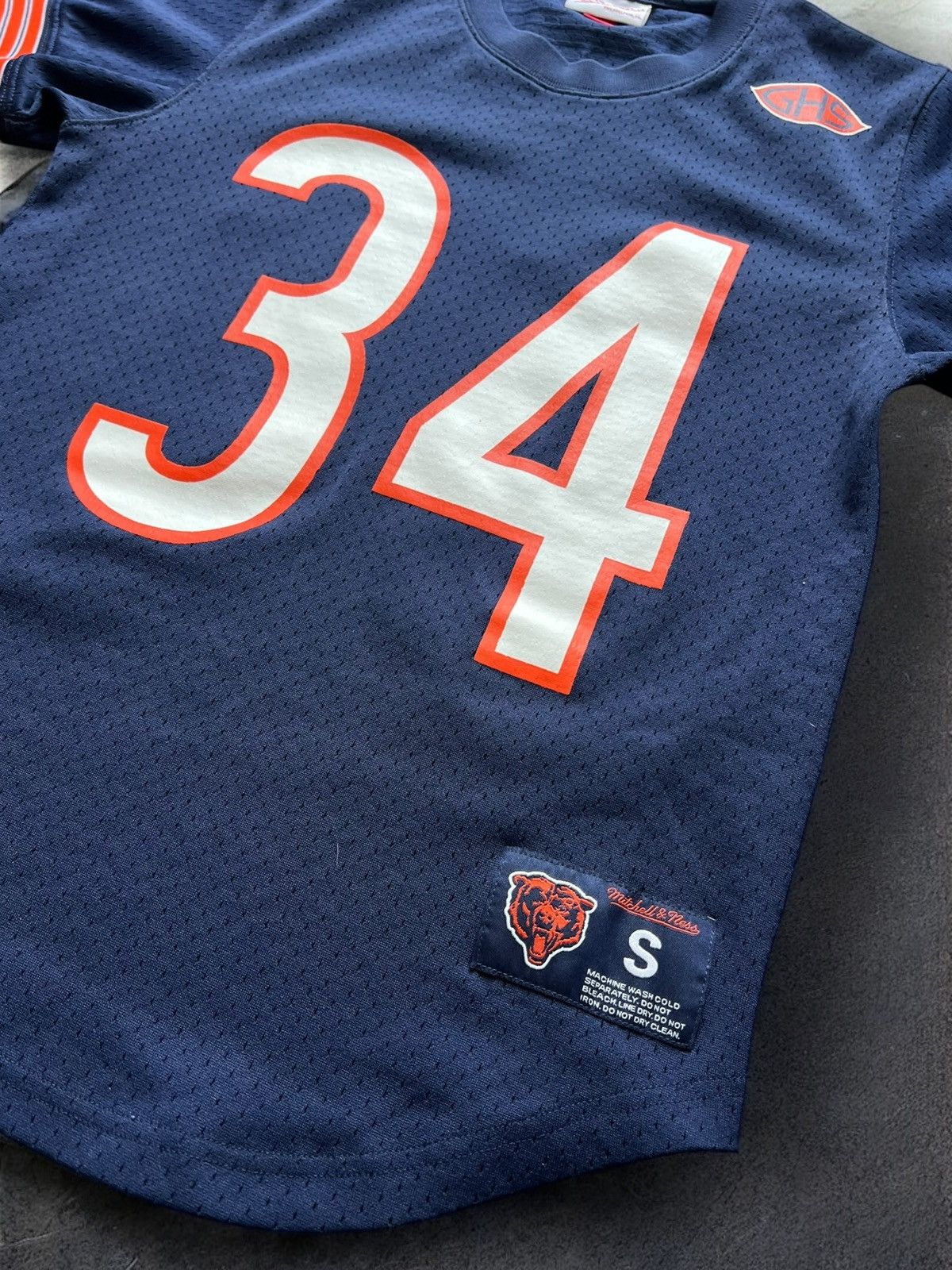 Mitchell & Ness 💥 W. PAYTON #34 CHICAGO BEARS THROWBACK JERSEY Size US S / EU 44-46 / 1 - 2 Thumbnail