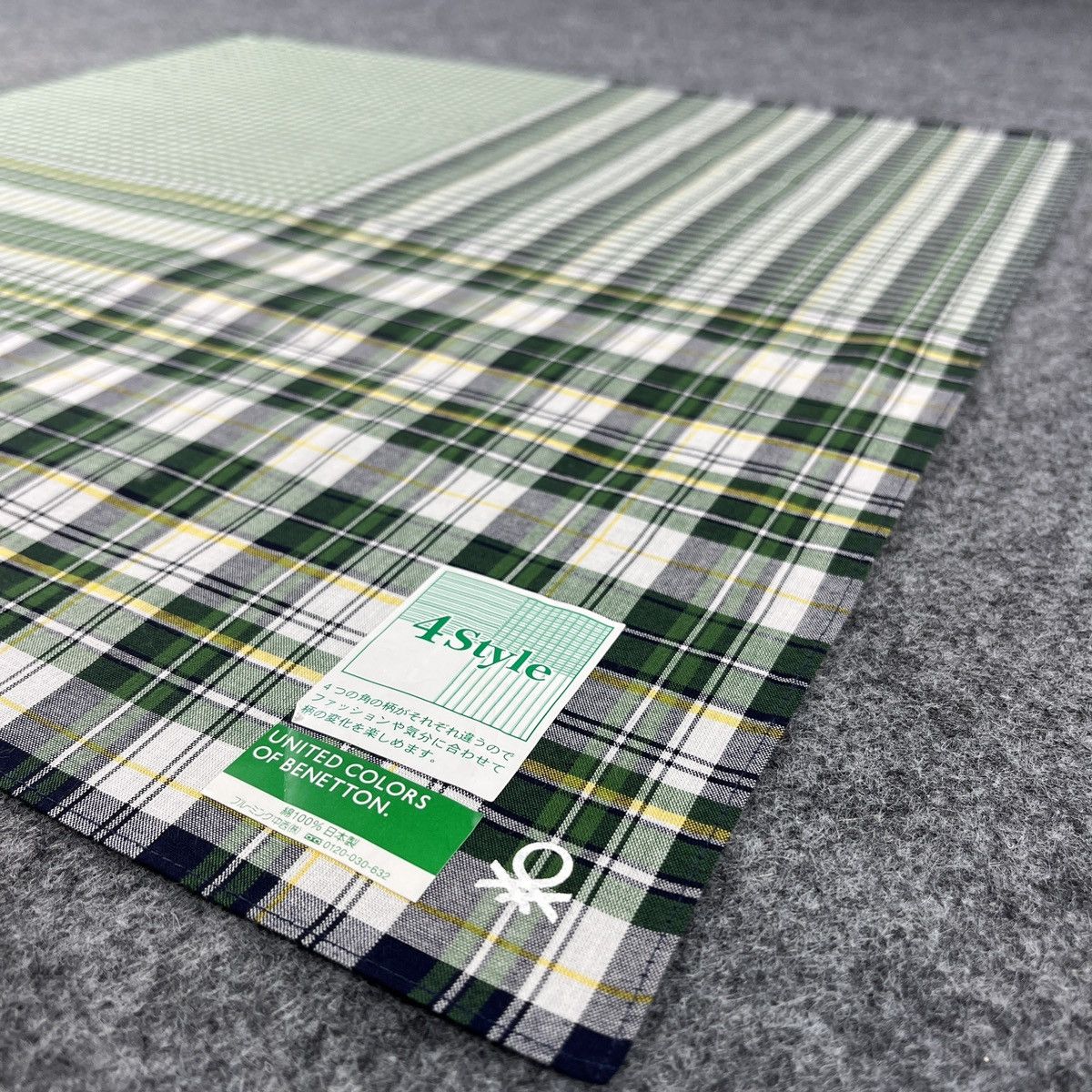 United Colors Of Benetton United Colors Of Benetton Handkerchief / Neckerchief B121 Size ONE SIZE - 6 Thumbnail