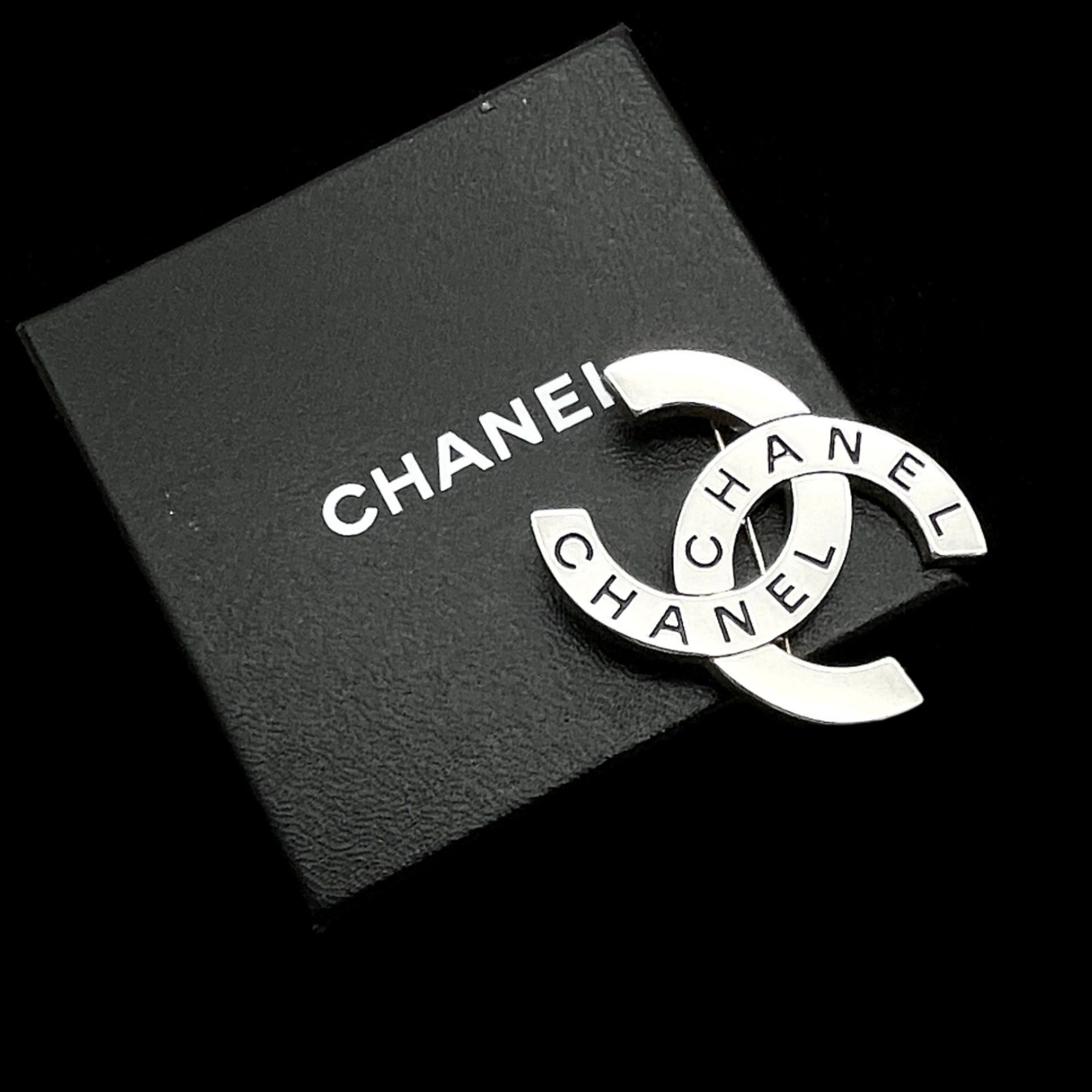 Chanel Coco Mark Chanel Logo Brooch Size ONE SIZE - 1 Thumbnail
