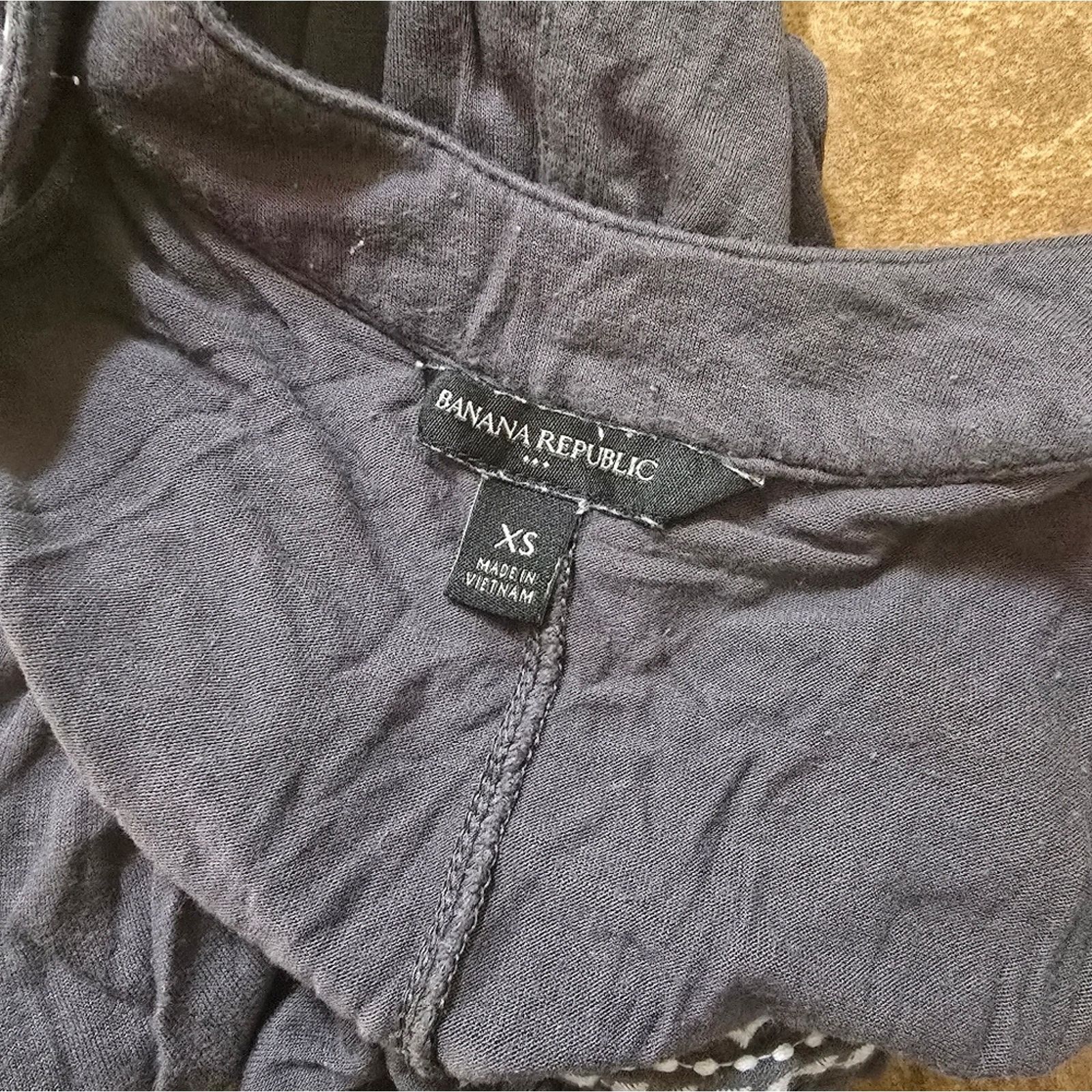 Banana Republic Grey Embroidered BR High Neck Tank Size XS / US 0-2 / IT 36-38 - 3 Thumbnail