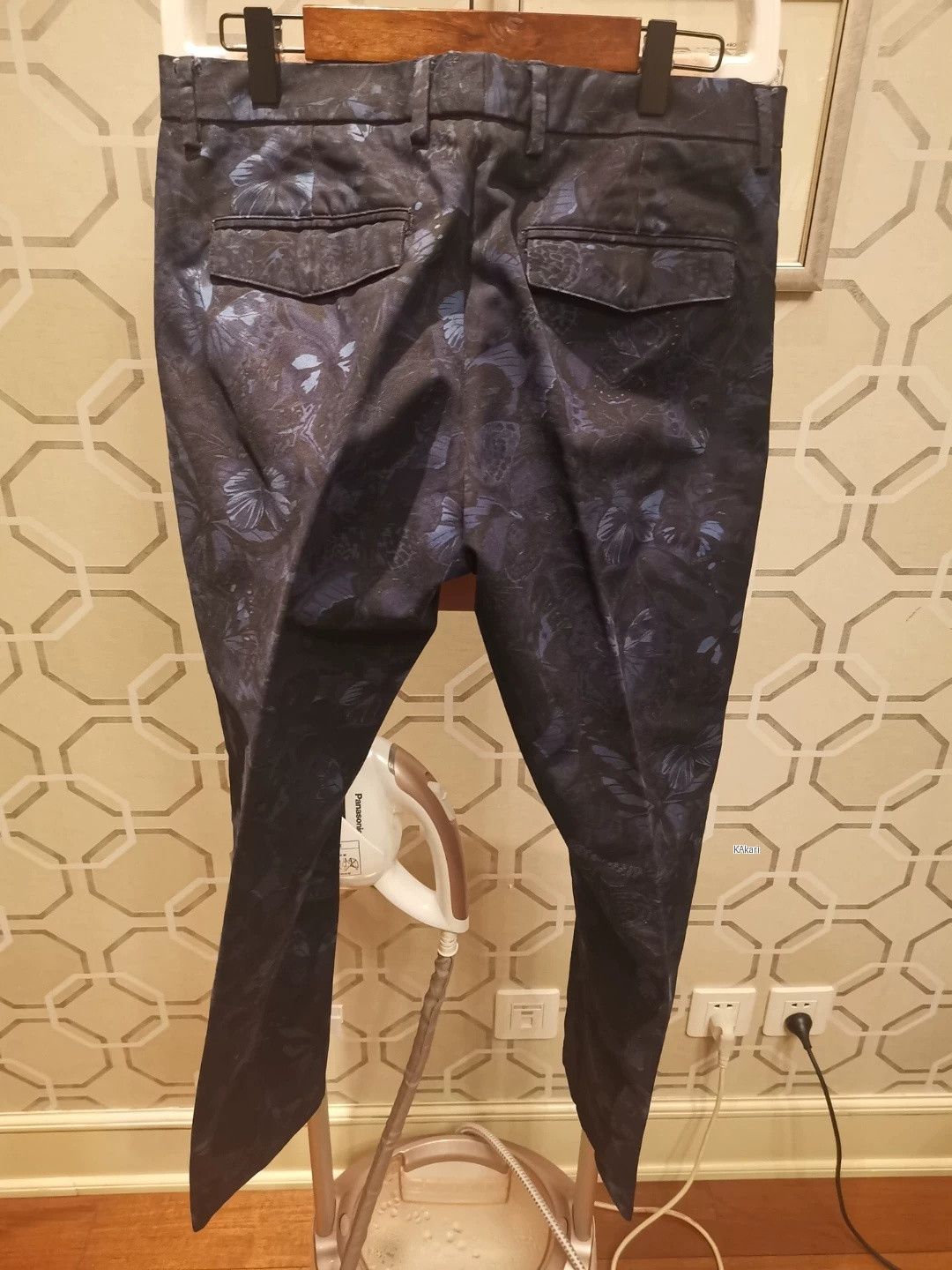 Valentino Valentino Blue Butterfly Camouflage Cropped Pants Size US 30 / EU 46 - 2 Thumbnail