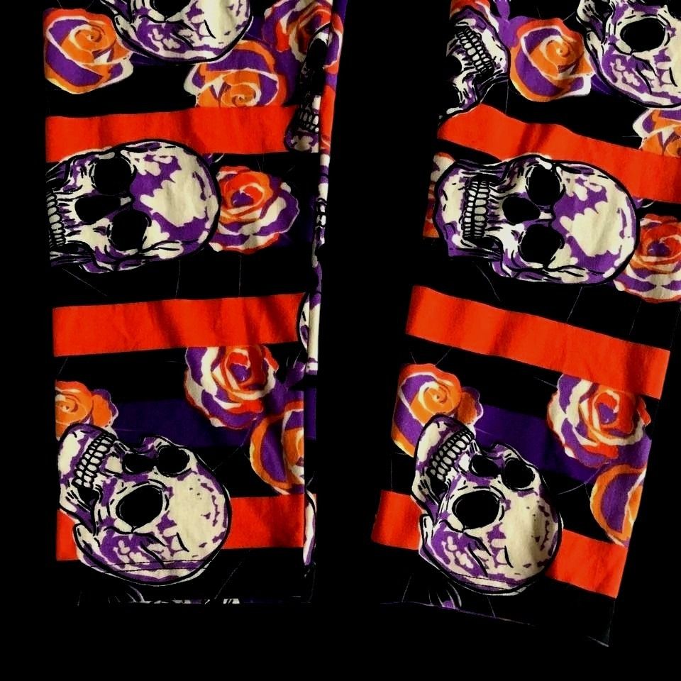Vintage LulaRoe Halloween Leggings Tall Curvy 32 inch Skull Floral T Size 32" / US 10 / IT 46 - 5 Thumbnail