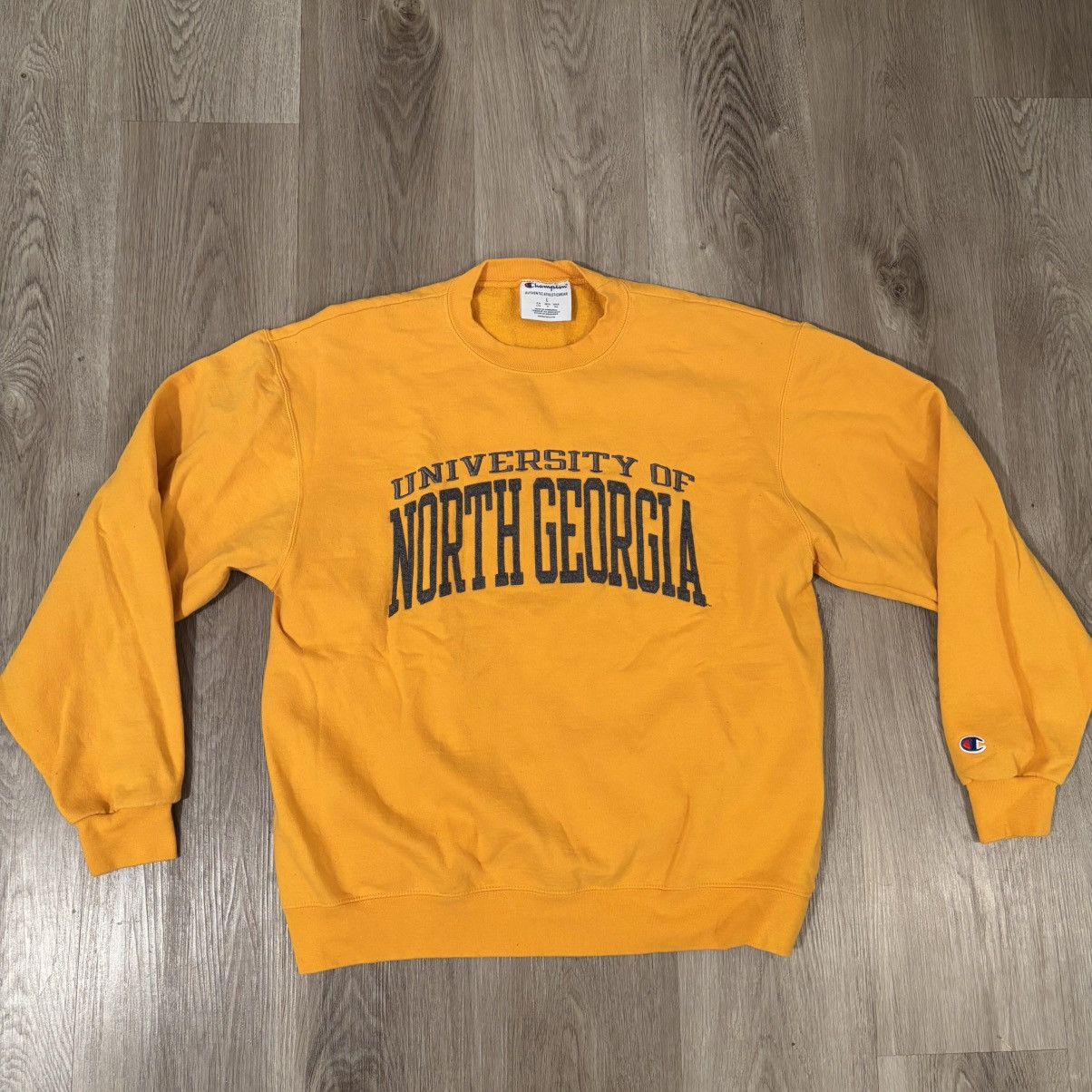 Champion Yellow Vintage champion crewneck Size US L / EU 52-54 / 3 - 1 Thumbnail