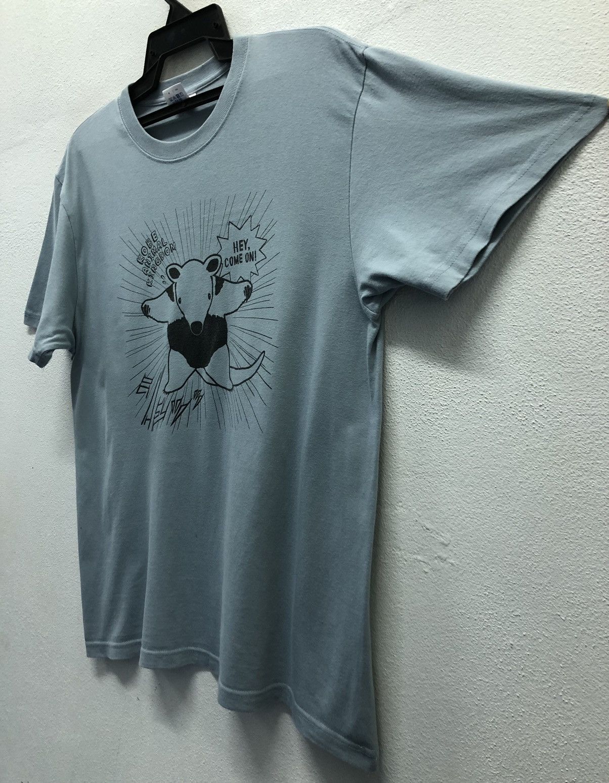 Vintage Vintage Kobe Animal Kingdom Hey,Come On T-Shirt Size US L / EU 52-54 / 3 - 5 Thumbnail