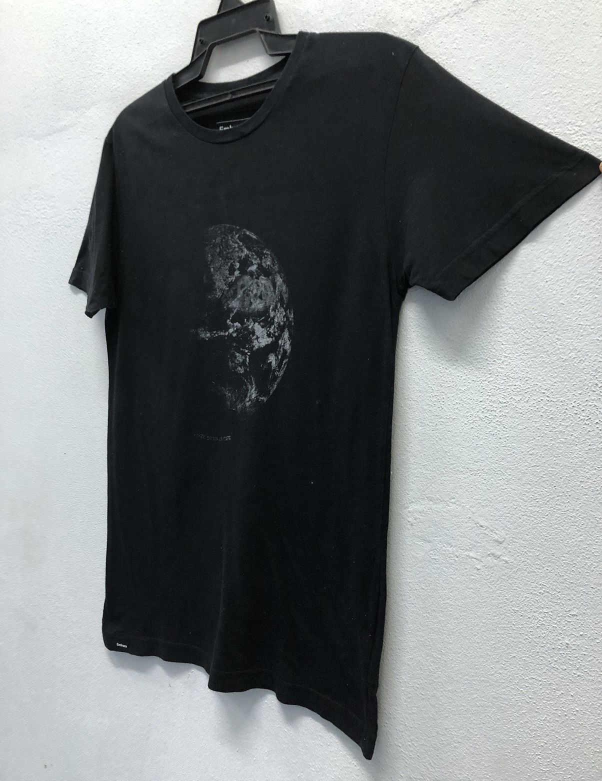 Vintage Vintage Embrace The Planet T-Shirt Size US S / EU 44-46 / 1 - 6 Thumbnail
