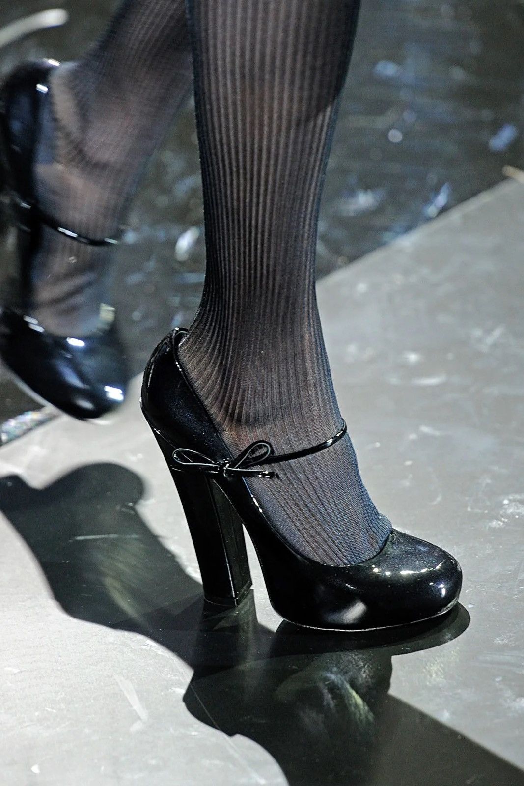 Louis Vuitton Runway Louis Vuitton By Marc Jacobs Fall 2011 heels Size US 8.5 / IT 38.5 - 3 Thumbnail