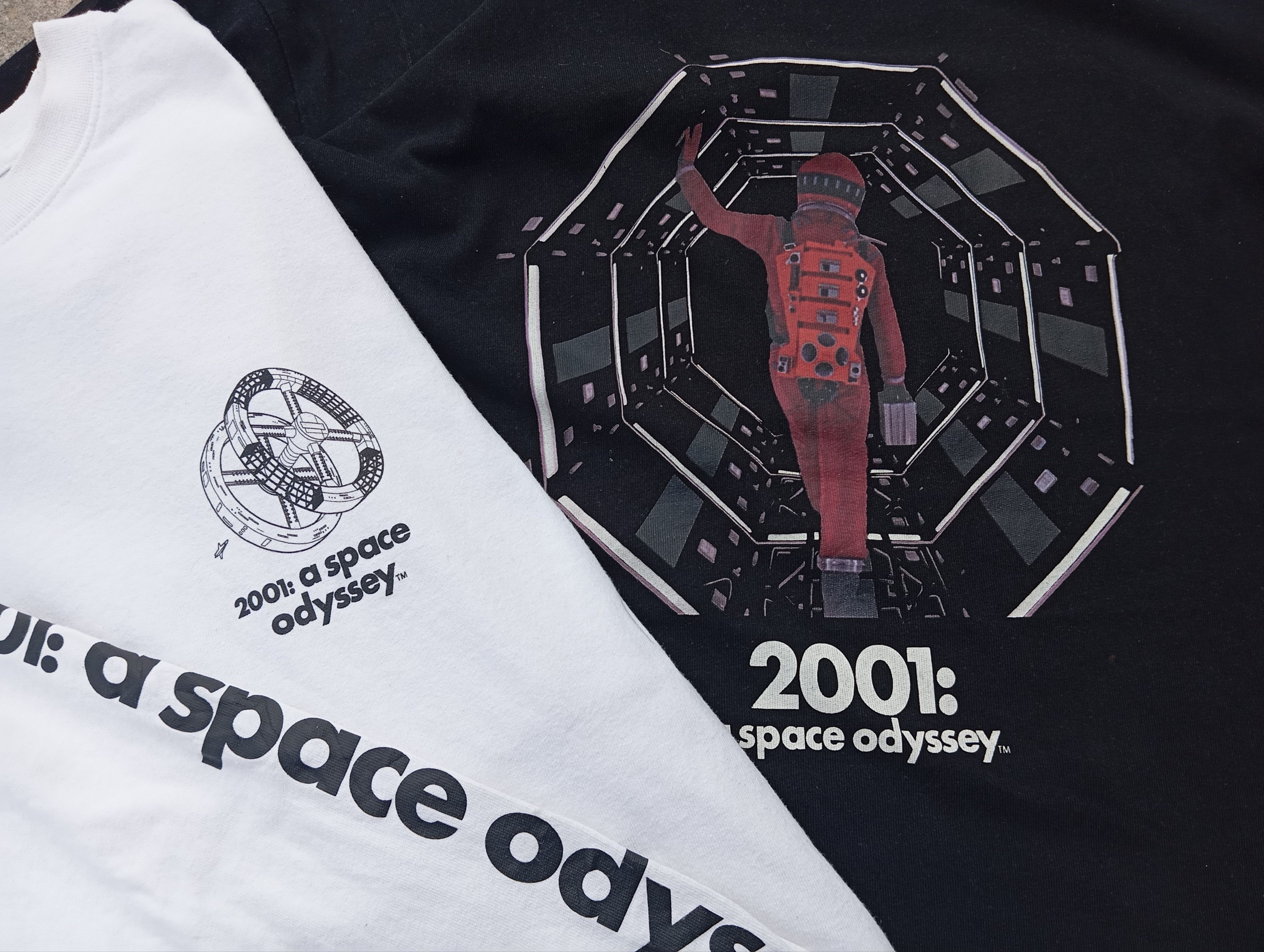 GU 2pcs 2001: Space Odyssey 🛸 Movie Sci-fi Tshirts 🎬 Size US L / EU 52-54 / 3 - 1 Thumbnail
