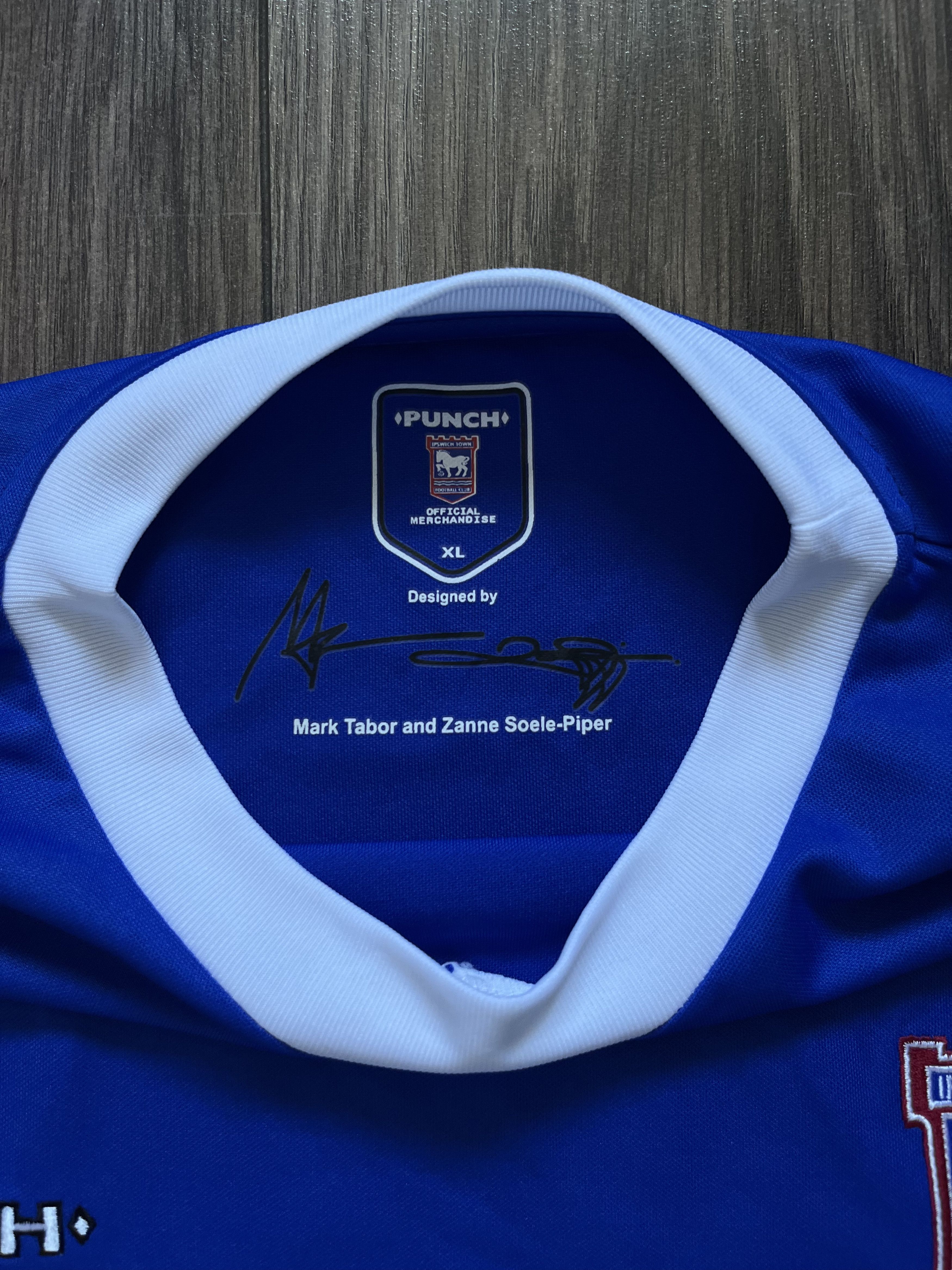 Vintage Ipswich Town 2005-2007 Home Long Sleeve Soccer Jesrsey Size US XL / EU 56 / 4 - 8 Thumbnail
