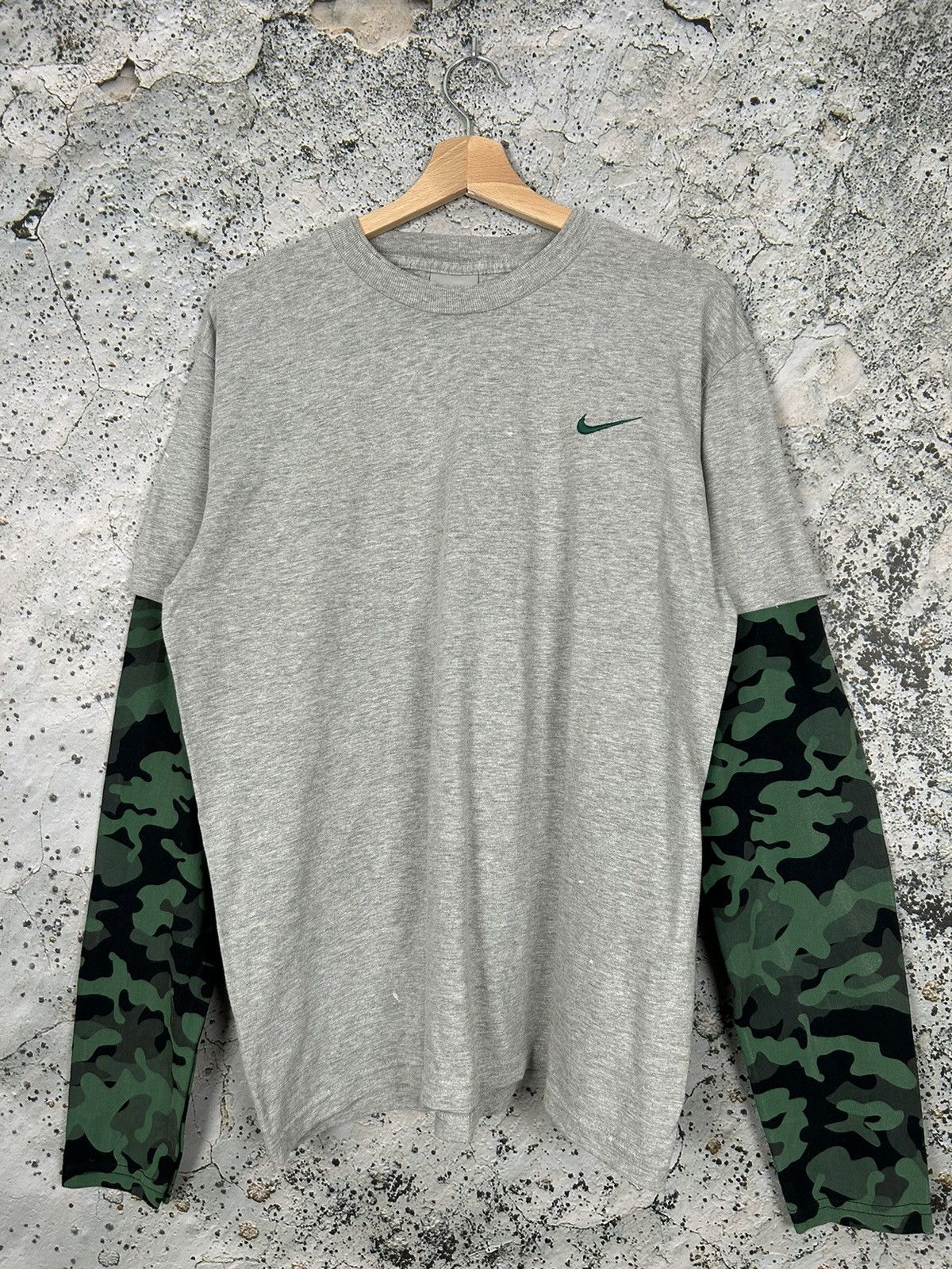 Nike Vintage Nike Camo Longsleeve Swoosh Streetwear Retro 90s Size US M / EU 48-50 / 2 - 1 Thumbnail