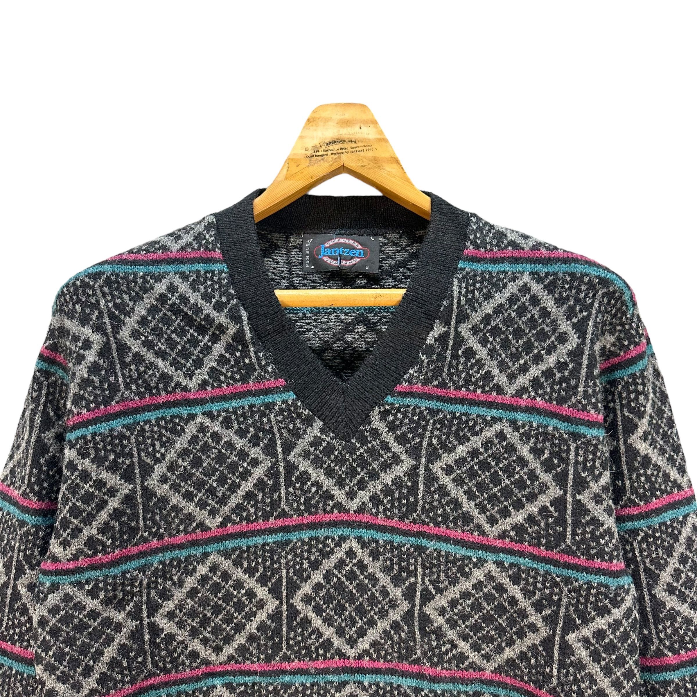 Jantzen JANTZEN SWEATER COMPANY V NECK SWEATSHIRT #8996-46 Size US S / EU 44-46 / 1 - 2 Thumbnail