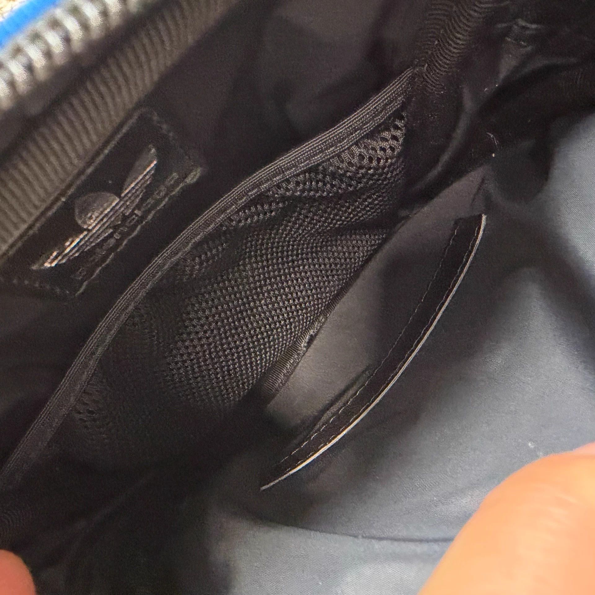 Balenciaga Balenciaga x adidas worn once black blue crossbody Size ONE SIZE - 4 Thumbnail