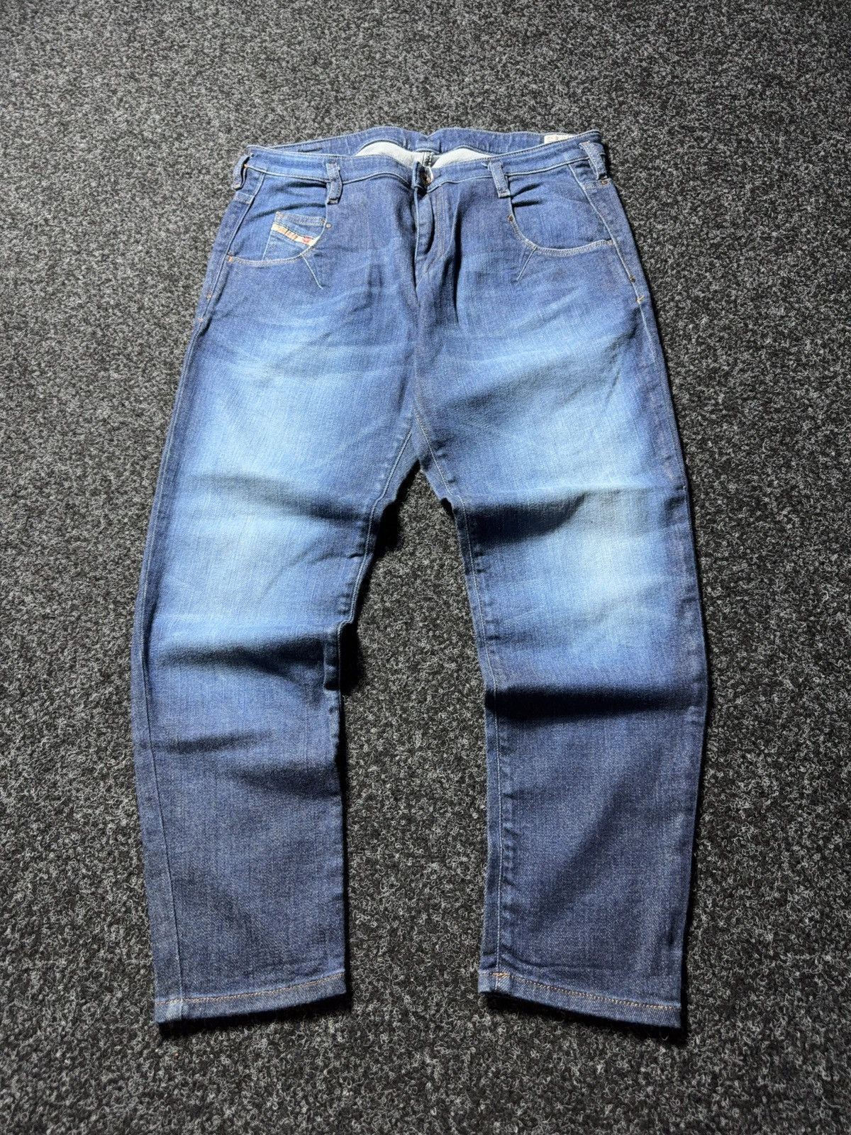 Diesel 00s Diesel Luxury Italy Chinelle Regular Slim Tapered Jeans Size 30" / US 8 / IT 44 - 1 Thumbnail