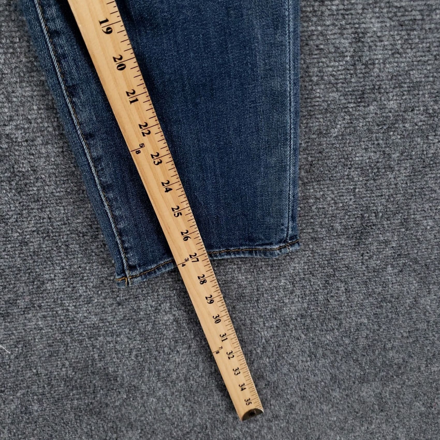 Vintage Item Specifications: Pattern: Graphic Size 30" / US 8 / IT 44 - 5 Thumbnail