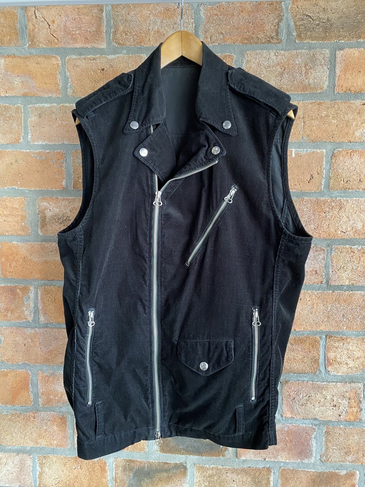 American Rag American ragcie Black Corduroy Cool Vest Size US L / EU 52-54 / 3 - 8 Thumbnail