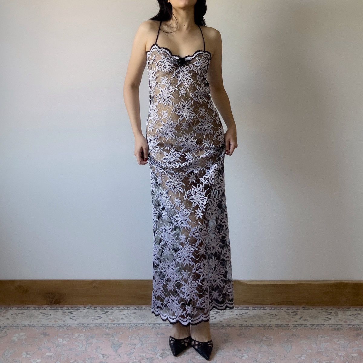Vintage Vintage Fantasy 1990s Black Embroidered Lace Slip Gown (S–M) Size M / US 6-8 / IT 42-44 - 5 Thumbnail