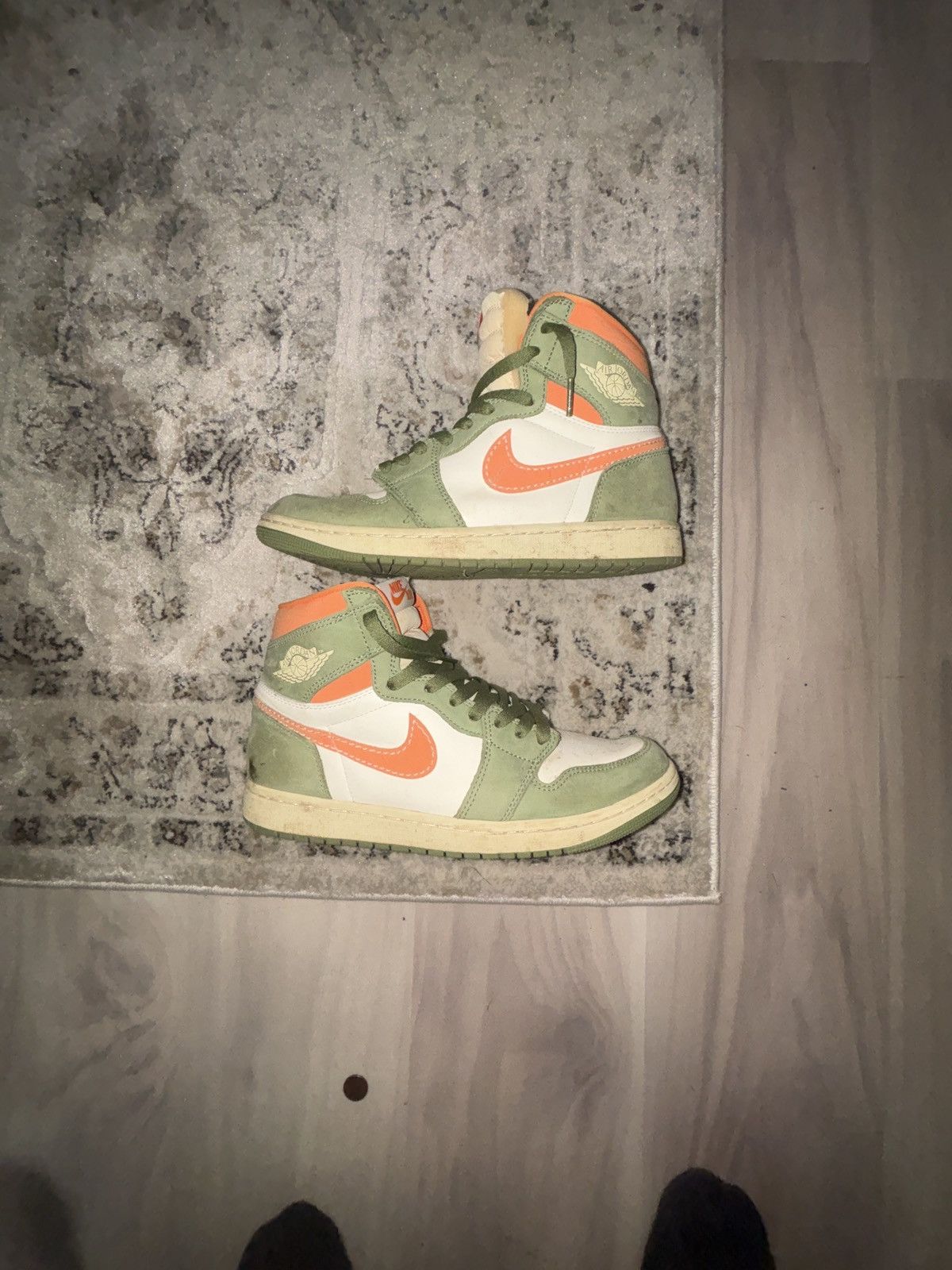 Nike Jordans Size US 10 / EU 43 - 2 Thumbnail