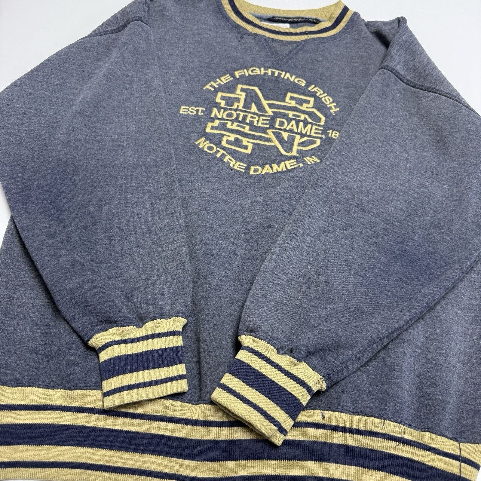 Vintage Vintage Notre Dame Sweatshirt Mens Large 24x27 Fighting Iris Size US L / EU 52-54 / 3 - 8 Thumbnail