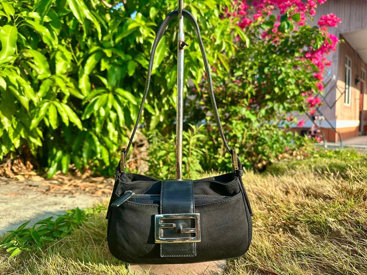 Fendi Authentic Fendi Mamma Baguette Black Neoprane Shoulder Bag Size ONE SIZE - 1 Thumbnail