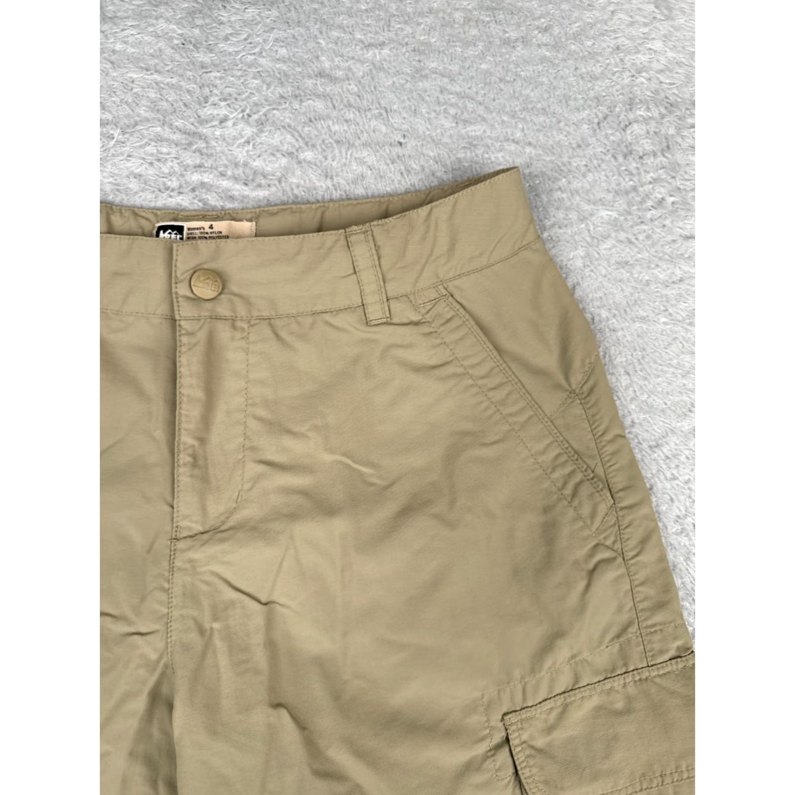 Vintage VINTAGE Cabela's Women's Shorts Cargo Casual Hiking Camping Fishing 27x10 Beige Cotton Blend Size 4 Size 27" / US 4 / IT 40 - 5 Thumbnail