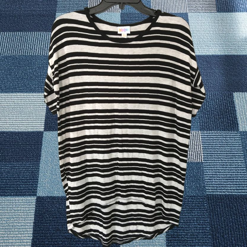 Vintage LuLaRoe Irma Tunic Tee Shirt Top Black Gray Stripes XXS Short Sleeve Crew Neck T-Shirt Woman Casual Vintage: No Size XXS / US 00 / IT 34 - 1 Thumbnail