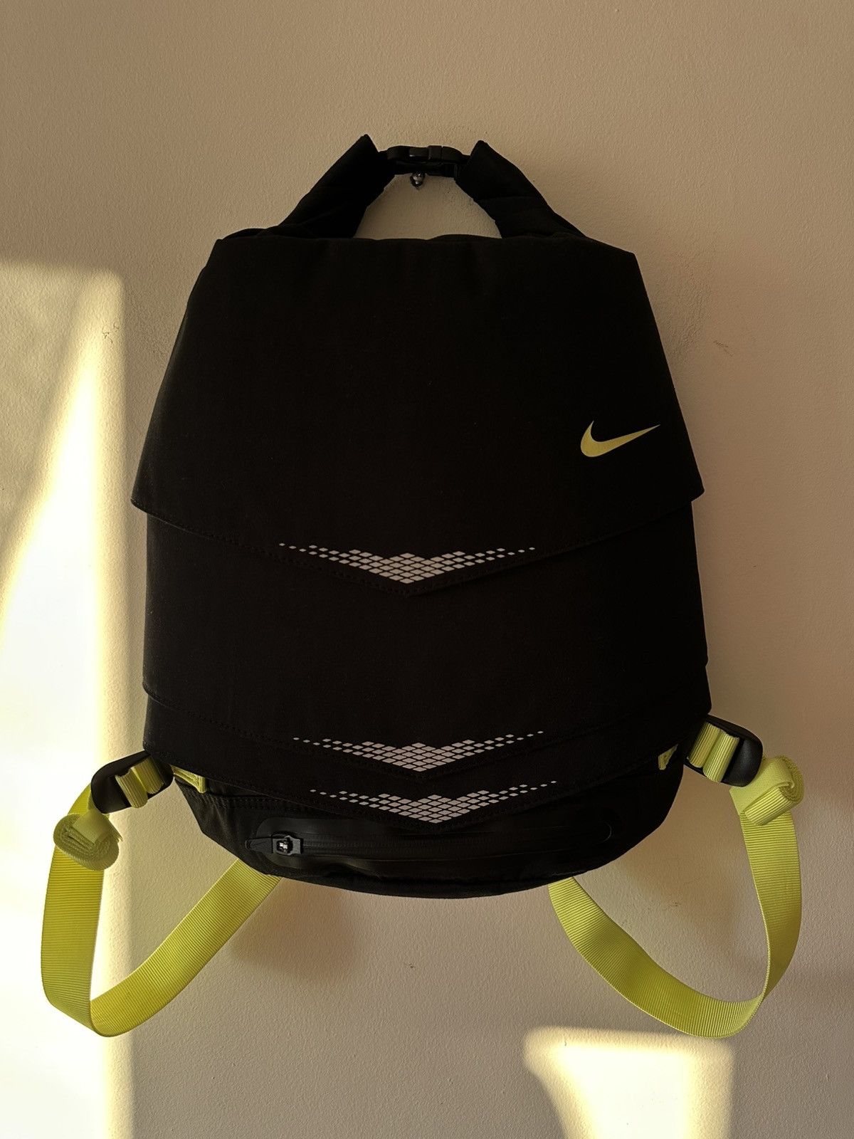 Nike Nike Mog Bolt expandable backpack black neon Size ONE SIZE - 9 Thumbnail