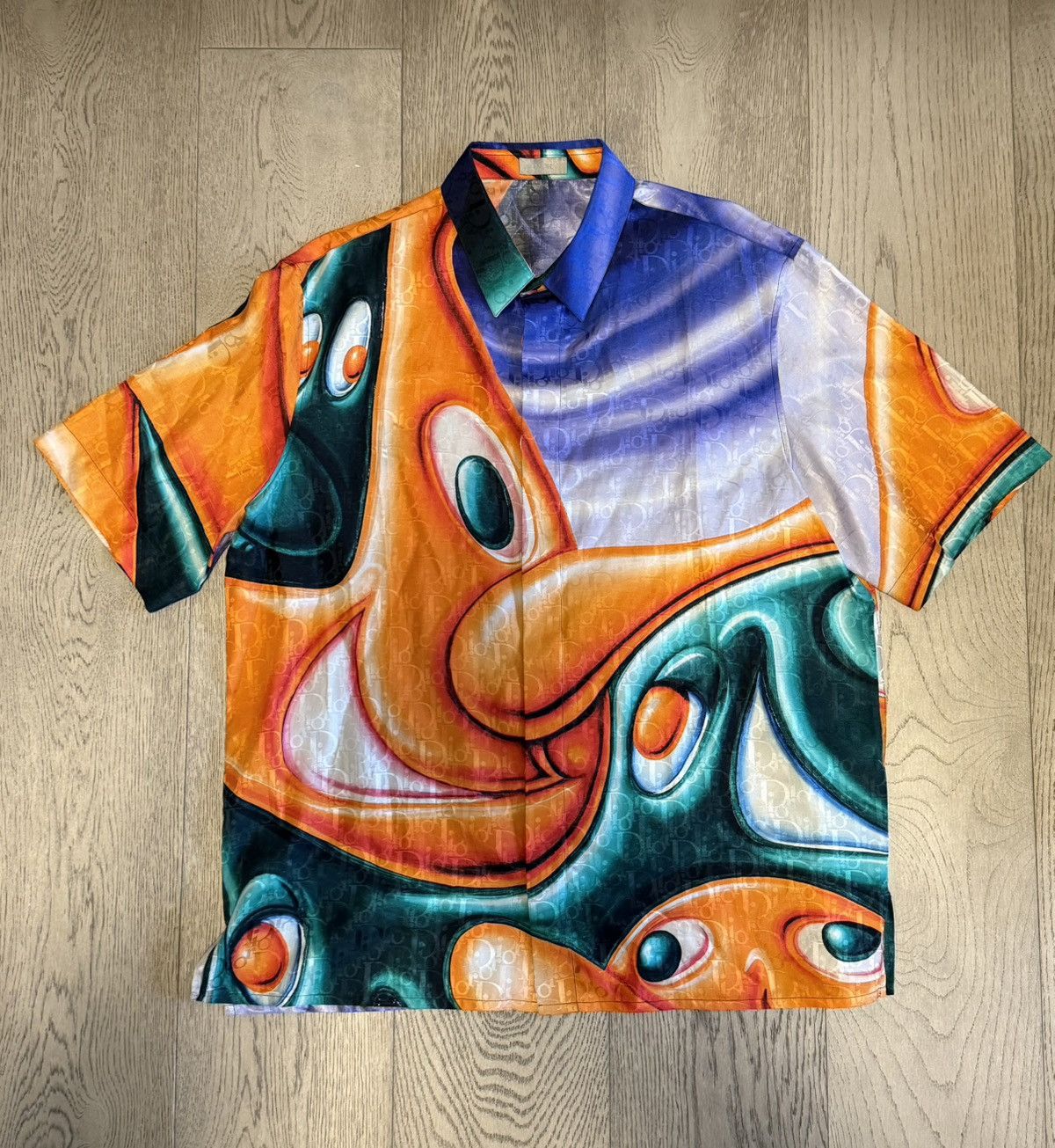 11006【XLサイズ】クリスチャンディオール×ケニーシャーフ☆刺繍ロゴtシャツ Dior X Kenny Scharf Shirt | Grailed