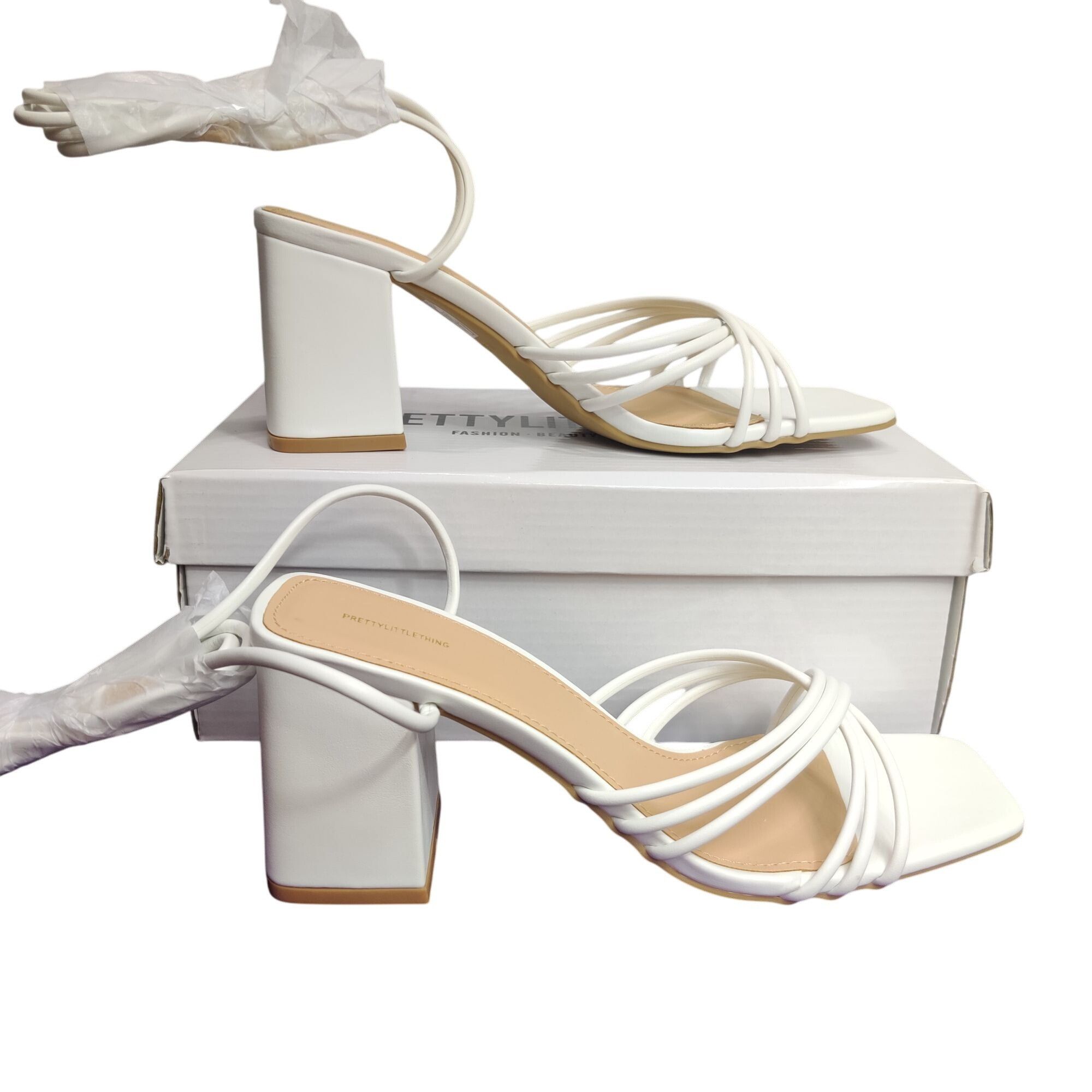 PrettyLittleThing PrettyLittleThing 7 US 38 EU White Strappy Block Heel Sandal Size US 7 / IT 37 - 1 Thumbnail