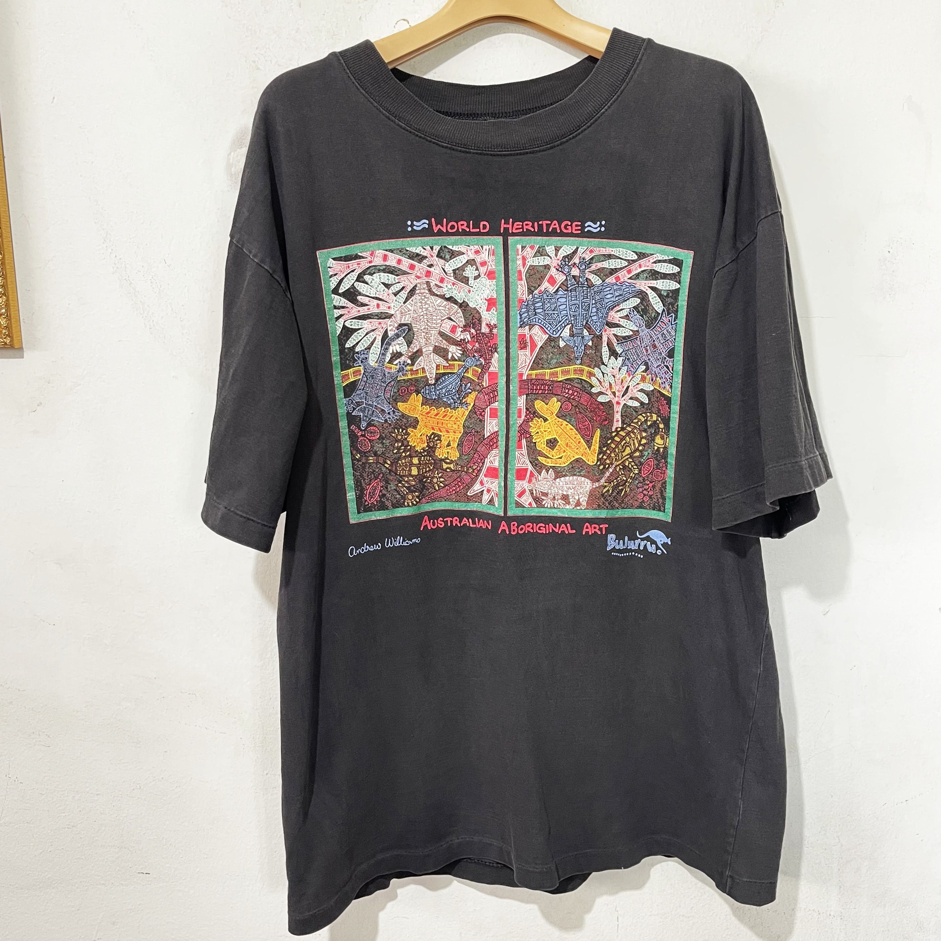 Vintage Vintage 90s World Heritage Australian Aboriginal T-Shirt Size US L / EU 52-54 / 3 - 1 Thumbnail