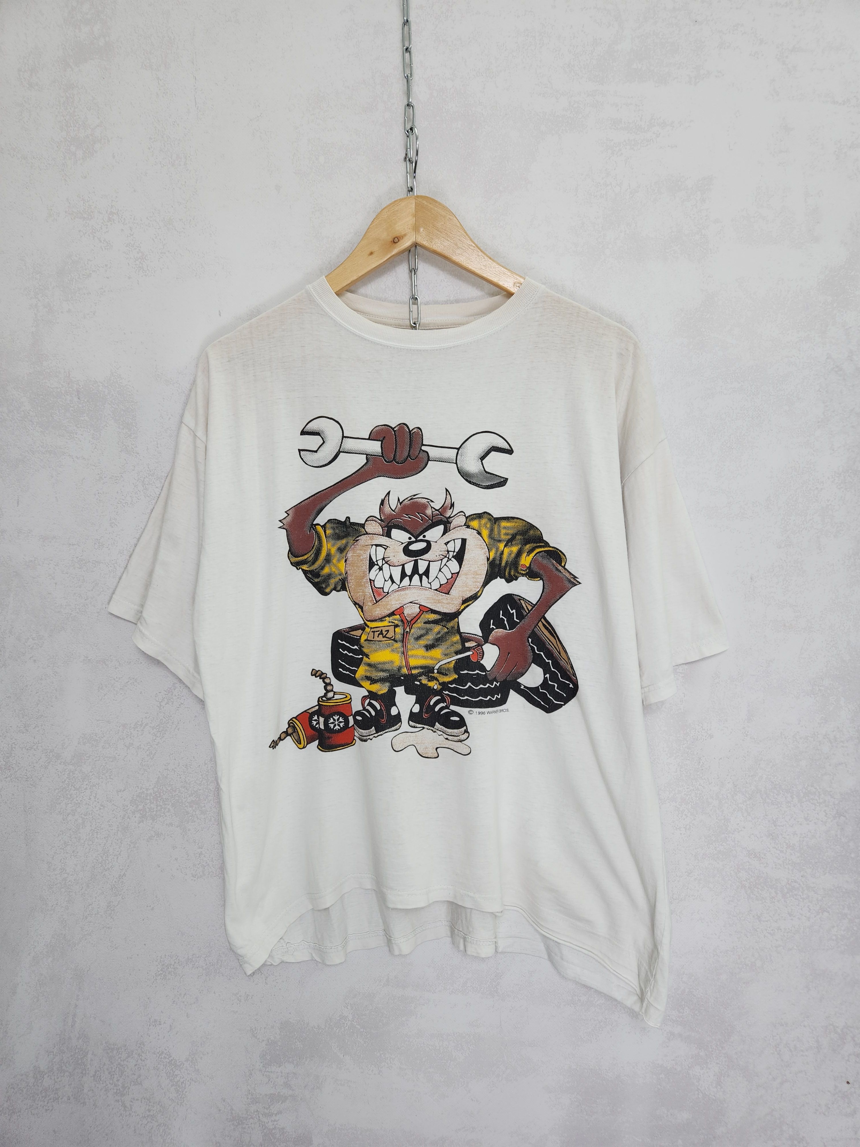 Vintage 1996 Looney Tunes Taz mechanic box t shirt Size US XL / EU 56 / 4 - 1 Thumbnail