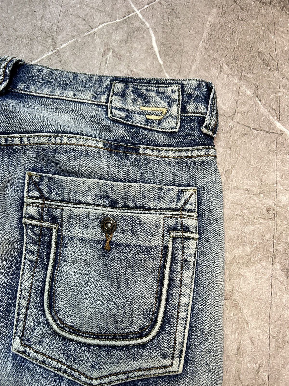 Diesel × Diesel Black Gold Rare Vintage 90s Diesel Industrtry Faded Blue Jeans Size US 36 / EU 52 - 7 Thumbnail