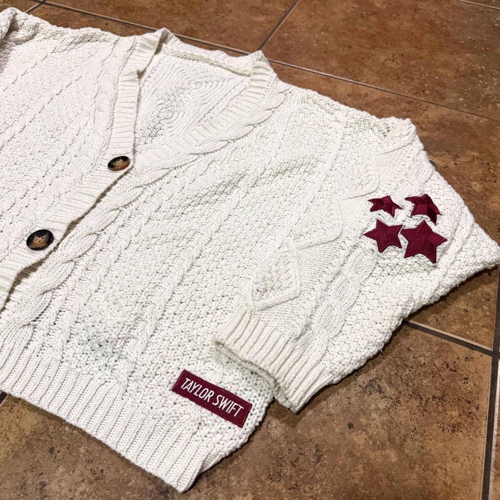 Vintage VINTAGE Taylor Swift Folklore Cardigan Holiday Beige Maroon LIMITED EDITION RARE M/L Sweater Women Cardigan Holiday Theme Mens Womens Girls Boys Size M / US 6-8 / IT 42-44 - 2 Thumbnail