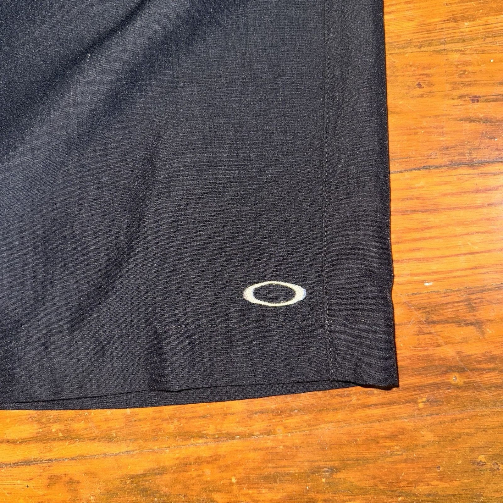 Oakley Y2K Oakley Chino Shorts Size 32W Black Embroidered Size US 32 / EU 48 - 4 Thumbnail