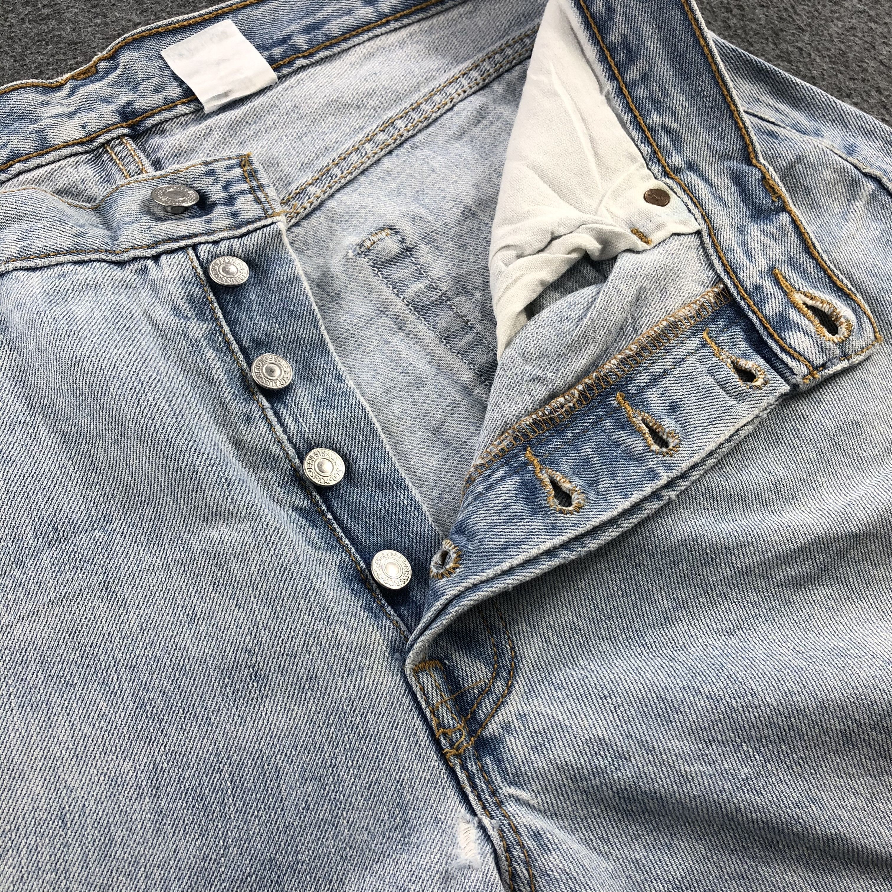 Levi's × Vintage Vintage 90s Light Wash Levis 501 Jeans-JM1020 Size US 34 / EU 50 - 7 Thumbnail