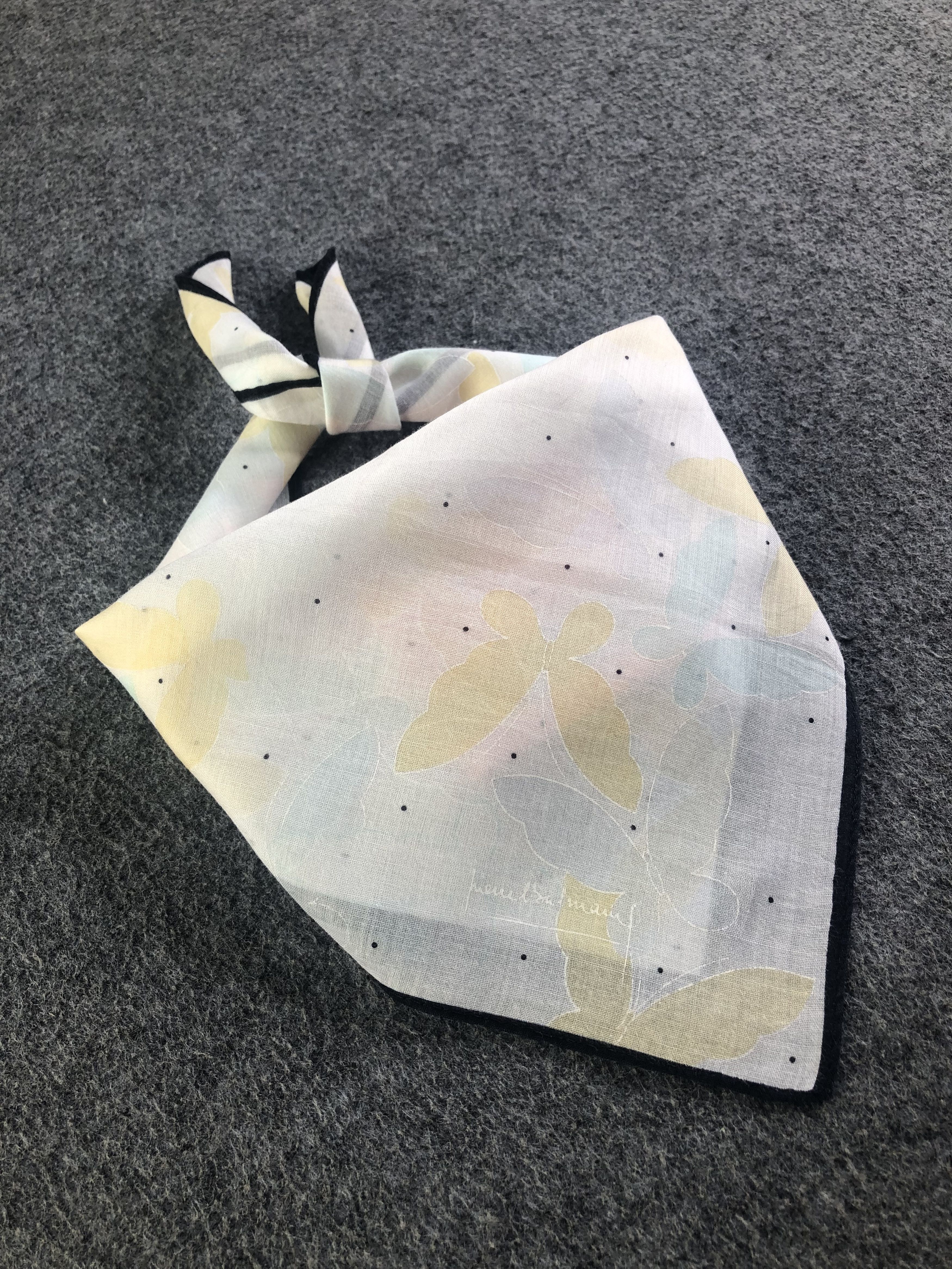 Pierre Balmain Pierre Balmain Handkerchief / Bandana / Neckerchief C516 Size ONE SIZE - 1 Thumbnail
